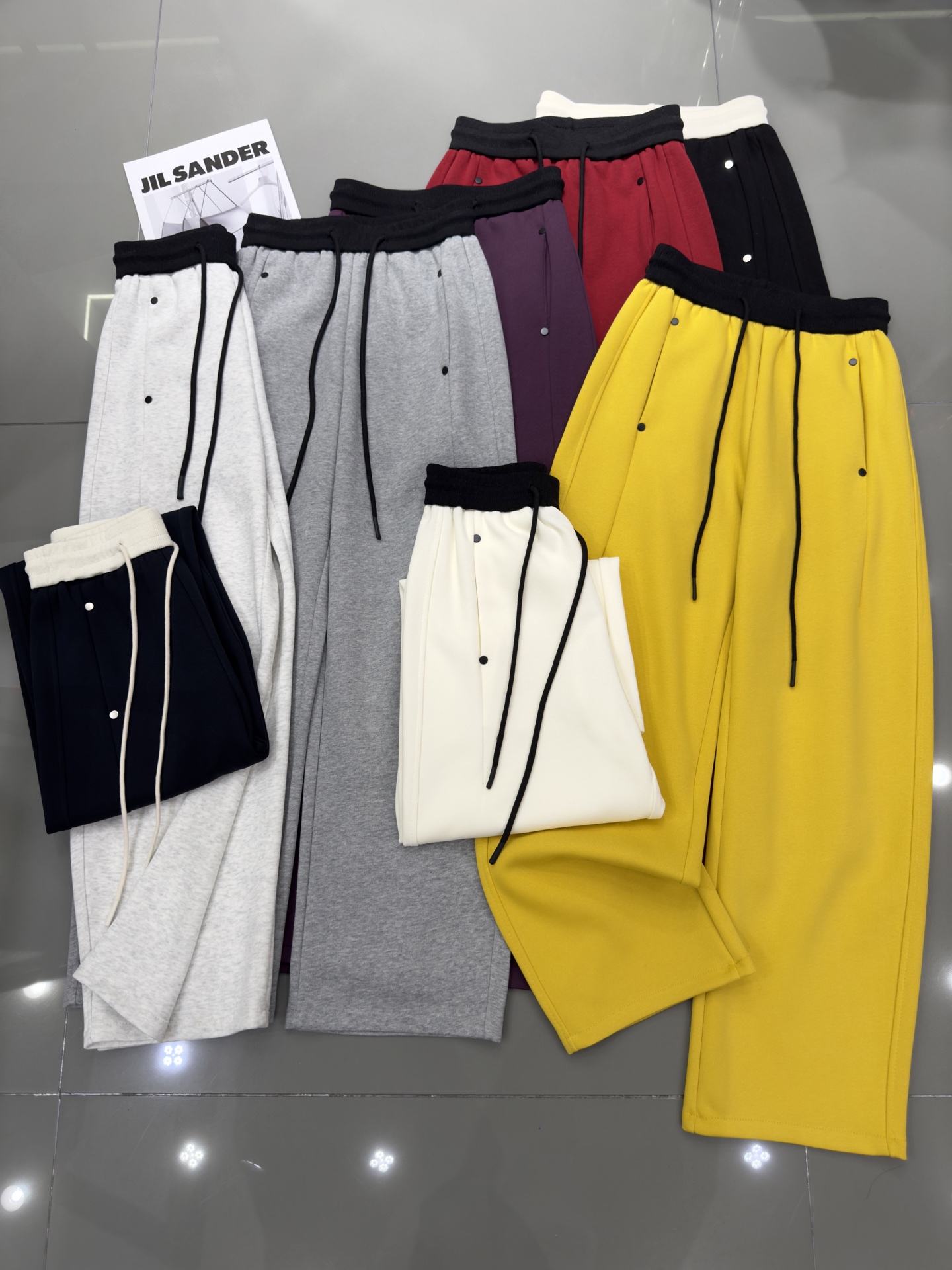 NO:316158,MM new waist contrast three-dimensional round buckle casual banana pants, rainbow tone and beautiful colors, niche simple and small design, versatile trend ~ 8 colors into smlx,,alexander wang19860909MM 新款腰撞色立体圆扣休闲香蕉裤 彩虹色调颜色好看 小众简约带点小设计 百搭潮流～8色入 smlx,,alexander wang,Women's clothing