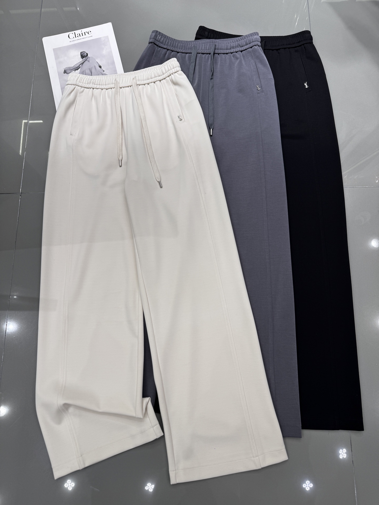NO:307154,Saint sauren* Saint Laurent New simple copper-ammonia wide-leg pants pocket logo logo fabric draped texture very good versatile slimming pants three-color smlxl, saint laurent, saint laurent, alexander wang19860909Saint sauren*圣罗兰 新款简约款铜氨丝阔腿裤 口袋logo标 面料垂坠质感非常好 百搭显瘦裤 三色 smlxl,,saint laurent,saint laurent,alexander wang,Women's clothing