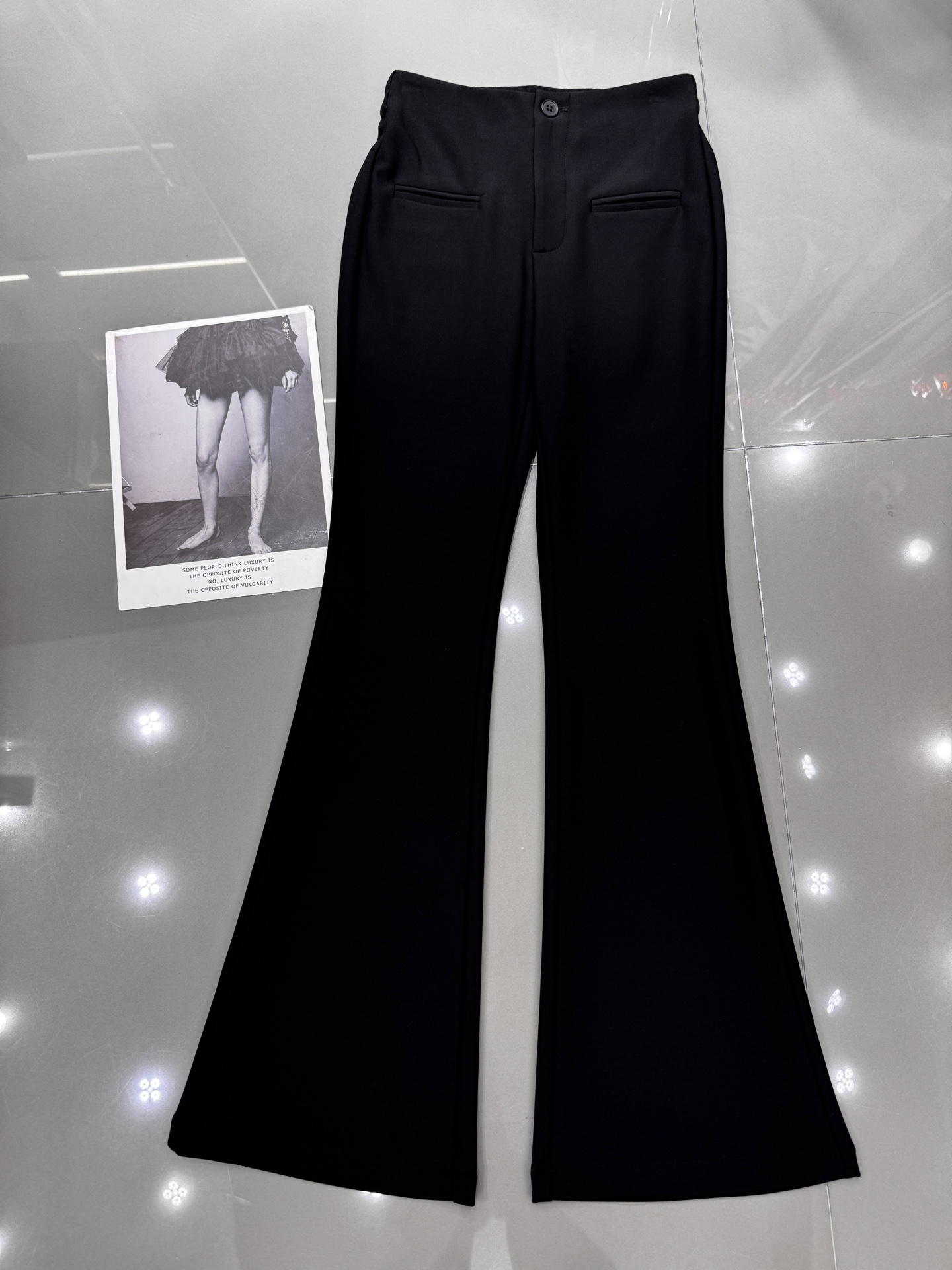 NO:306659,BOTTEGA VENETA new style of micro-flare pants with small pockets with tight back elastic design, strong inclusiveness, good elasticity of fabric, super slim upper body, simple, atmospheric and versatile monochrome smlxl,,bottega veneta,alexander wang19860909BOTTEGA VENETA 新款微喇裤一字小口袋 后松紧设计 包容性强 面料弹力好 上身超显瘦 简约大气又百搭 单色 smlxl,,bottega veneta,alexander wang,Women's clothing