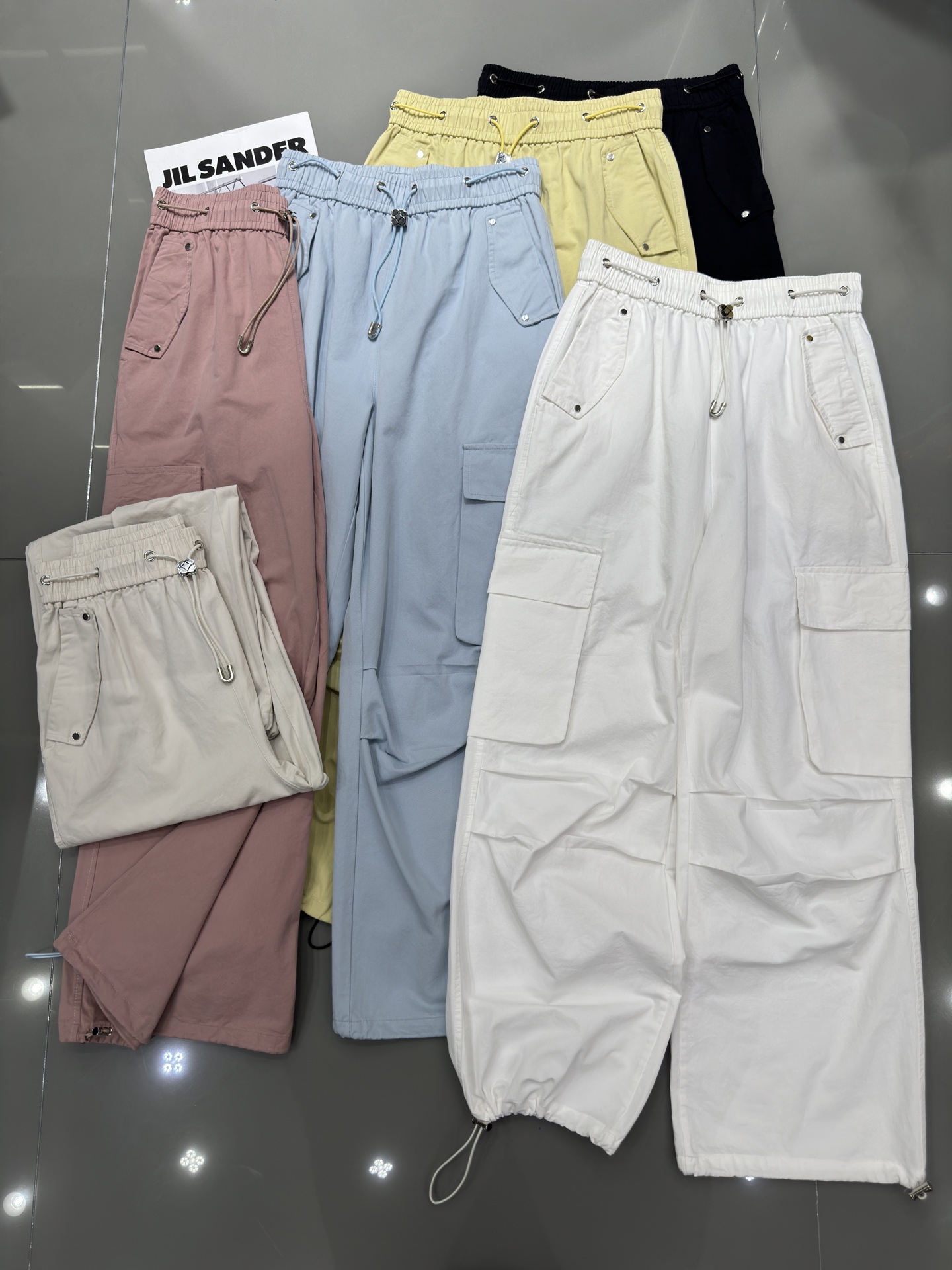 NO:320867,Balenciaga - New style of work pants elastic waist adjustment pocket round nail double large pocket design classic style fashionable and versatile six-color smlxl,,balenciaga,alexander wang19860909巴黎世家- 新款工装裤松紧调节腰 口袋圆钉 双大口袋设计 经典款 时尚洋气百搭 六色 smlxl,,balenciaga,alexander wang,Women's clothing