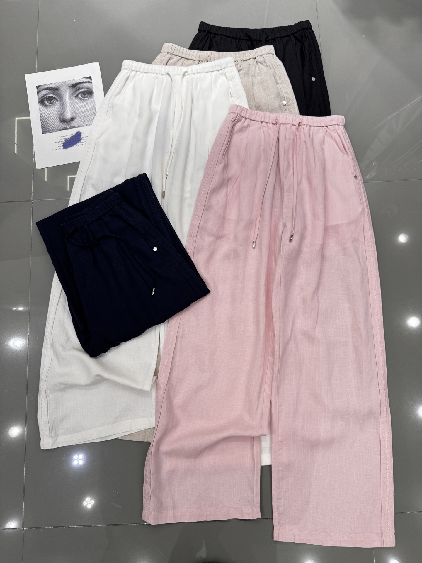 NO:320883,SAINT LAUREN* Saint Laurent New simple style of sesame wide-leg pants with exquisite pockets of small shell buckles, very good style, minimalist, super versatile style, big brands launched five-color smlxl,,saint laurent,saint laurent,alexander wang19860909SAINT LAUREN* 圣罗兰 新款简约款麻料阔腿裤 口袋精致小贝壳扣标 品质很okk 版型非常好 极简主义 超百搭款 大牌上线五色 smlxl,,saint laurent,saint laurent,alexander wang,Women's clothing