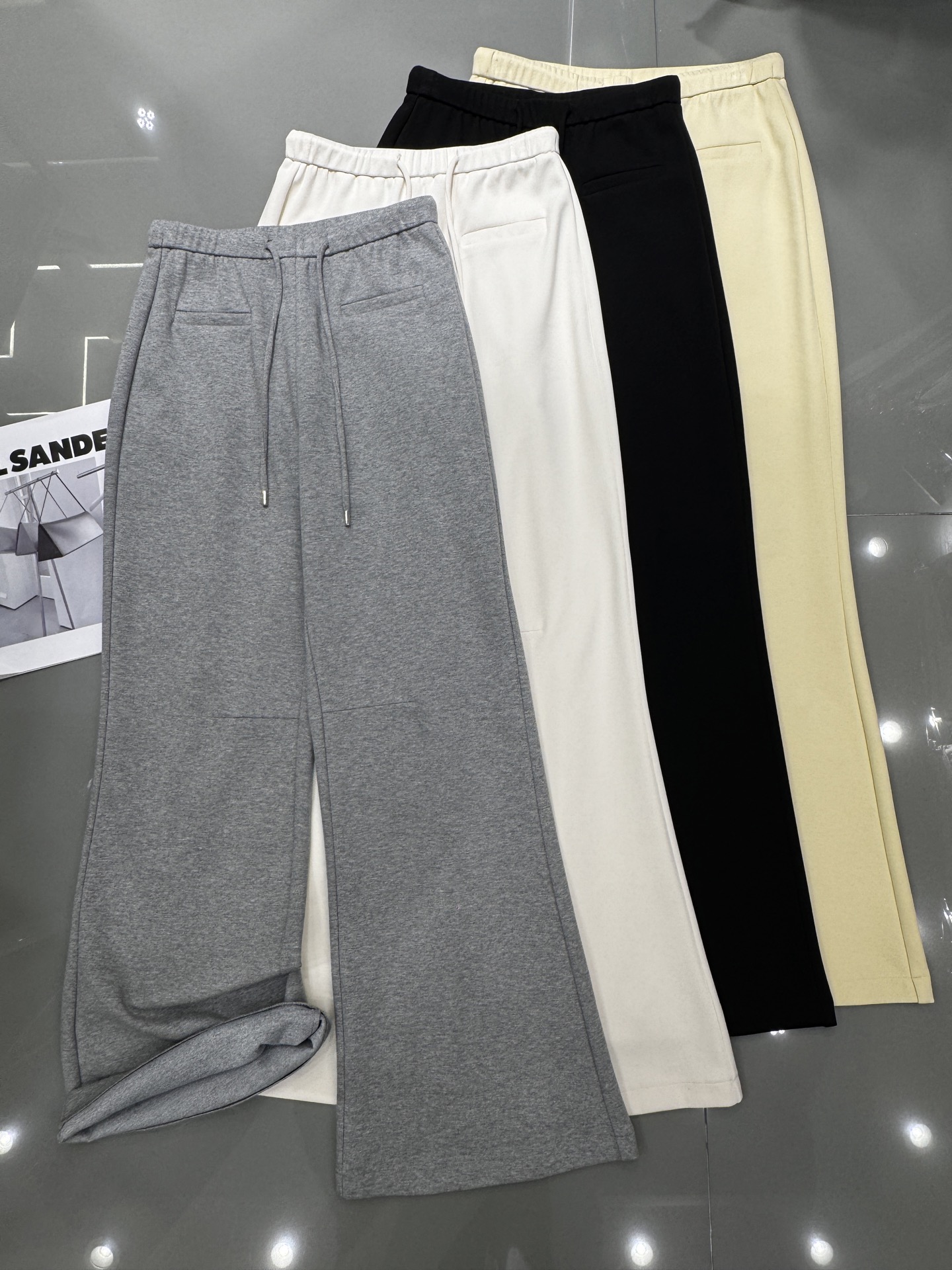 NO:320875,BOTTEGA VENAENT New popular micro-flare trousers front double pocket design, strong cotton texture, soft and comfortable, super positive style, versatile smlxl,,bottega veneta,alexander wang19860909BOTTEGA VENAENT 新爆款微喇裤前双口袋设计 棉料质感强 柔软舒适 版型超正 百搭显瘦 smlxl,,bottega veneta,alexander wang,Women's clothing