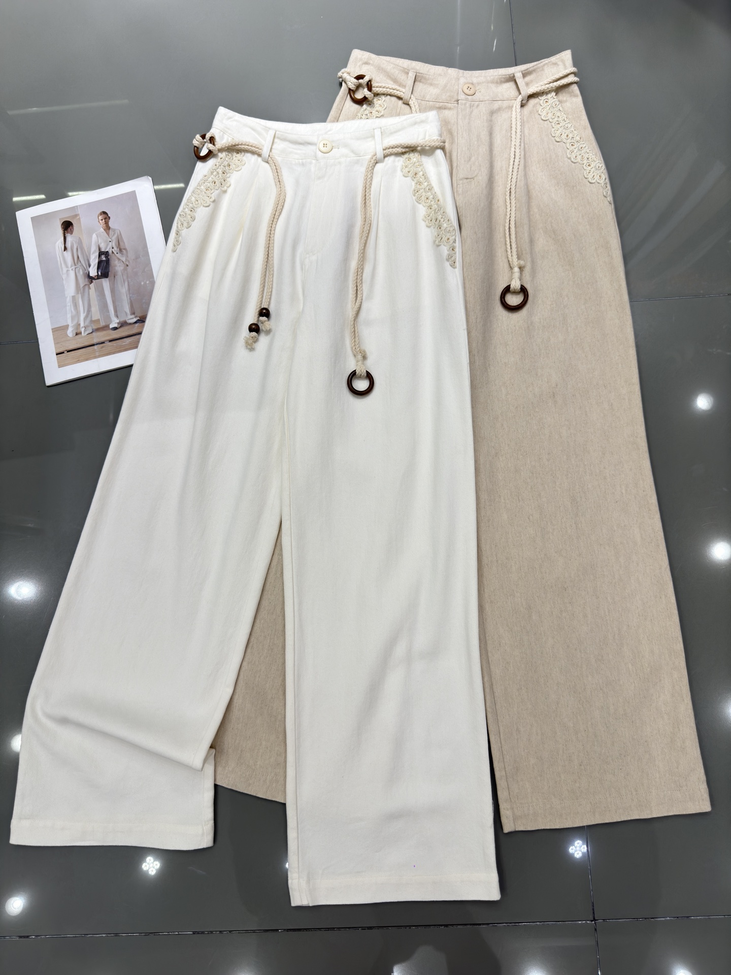 NO:326840,miumiu - New style of woven belt wide-leg pants, pocket embroidered lace design, custom cotton and linen, breathable and comfortable fabric, top body stylish and high-end sense, two colors smlxl,,miumiu,alexander wang19860909miumiu-新款编制腰带阔腿裤 口袋刺绣花边设计 定制棉麻 透气舒适面料 上身有型有品高级感满满 两色 smlxl,,miumiu,alexander wang,Women's clothing