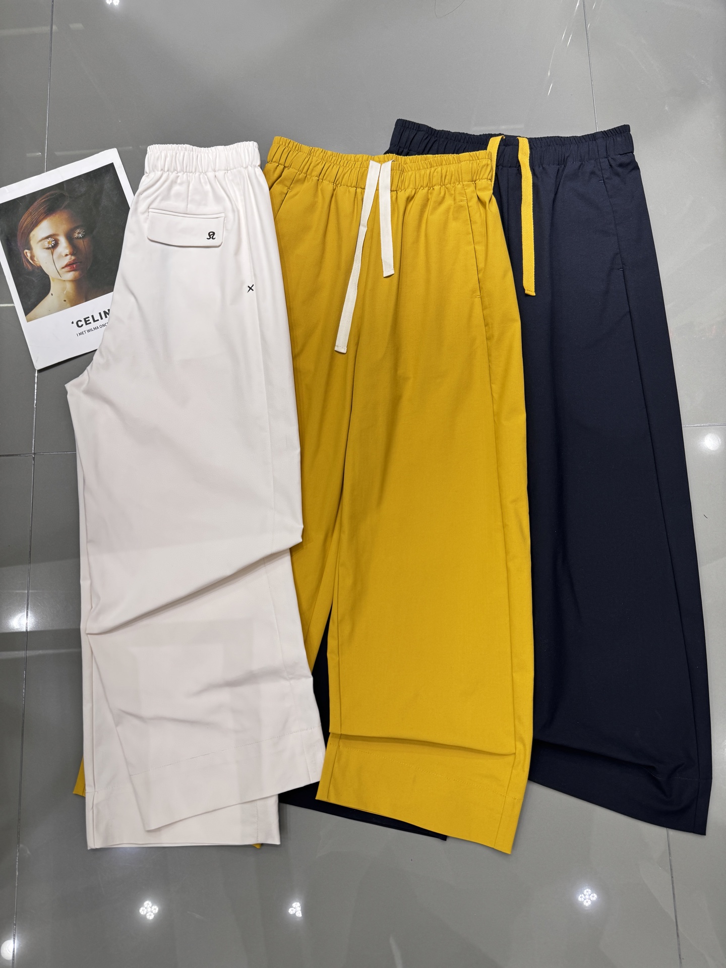 NO:328865,LuLu popular waist wide strap nine-point casual pants, back pocket lu embroidery design, excellent slimming effect on the upper body, lazy style, three-color smlxl,,alexander wang19860909LuLu 爆款腰内宽绑带九分休闲裤 后口袋lu刺绣设计 上身显瘦效果极佳 慵懒风 三色 smlxl,,alexander wang,Women's clothing
