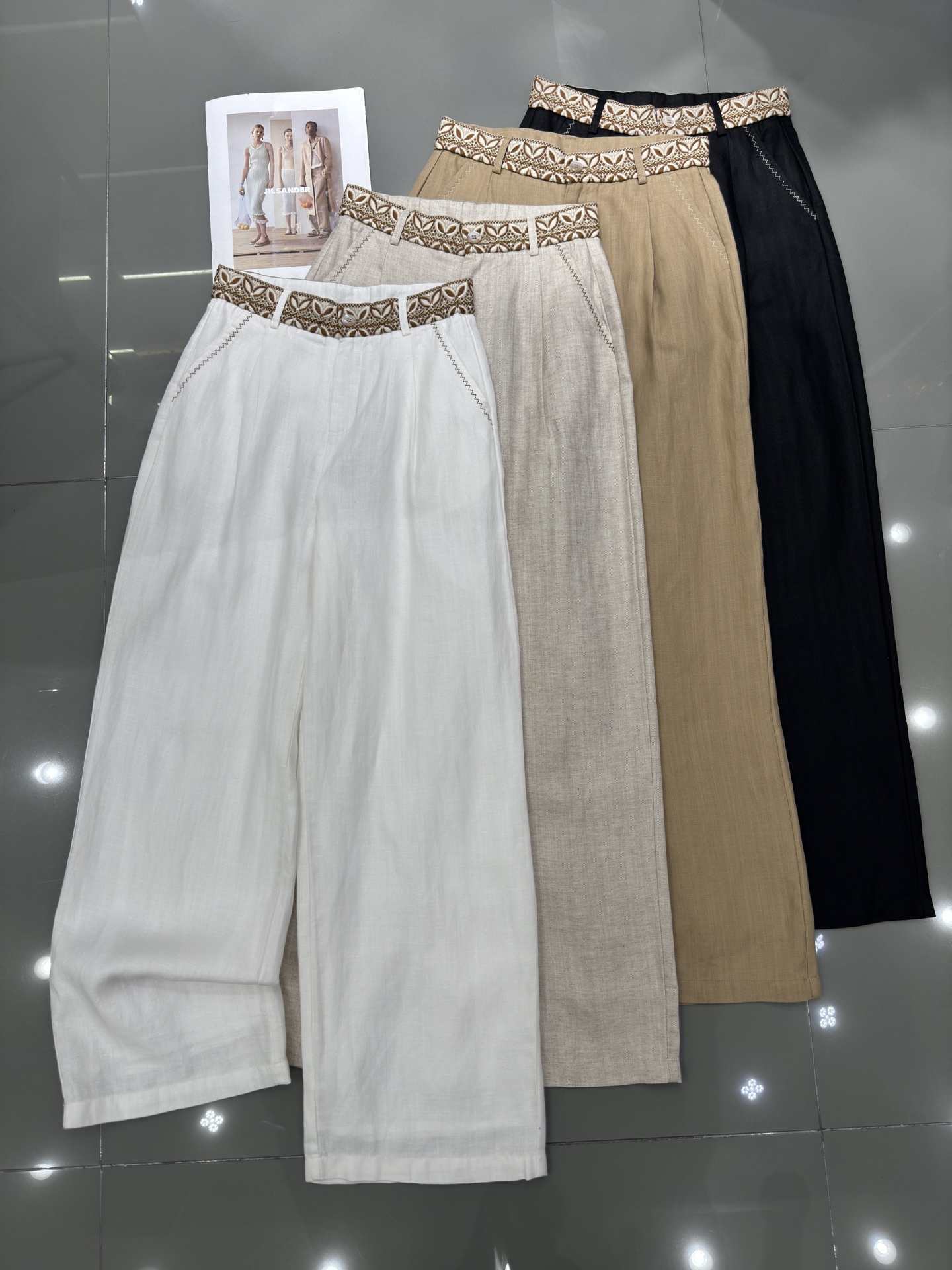 NO:330635,YSL Saint Laurent's new embroidered waistline wide-leg pants. The style is super good, the upper body is free and unrestrained. The texture of the hemp gives a refreshing and relaxing feeling in summer. Recommended four-color smlxl,,saint laurent,saint laurent,alexander wang19860909YSL圣罗兰新款刺绣腰麻料阔腿裤 版型超好上身自如无束缚 麻料质感给予夏日清爽松弛感 推荐 四色 smlxl,,saint laurent,saint laurent,alexander wang,Women's clothing