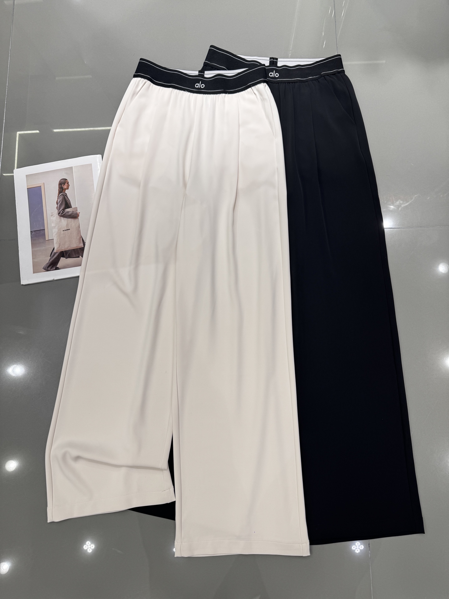 NO:330629,alo-Niqian new contrasting waist wide-leg pants, summer thin ice silk fabric, excellent drooping feeling on the upper body, breathable and comfortable, simple and versatile, two-color smlxl,,alexander wang19860909alo-小众新款撞色腰阔腿裤 夏季薄款冰丝面料 上身垂感超好 透气舒适 简约百搭款 两色 smlxl,,alexander wang,Women's clothing