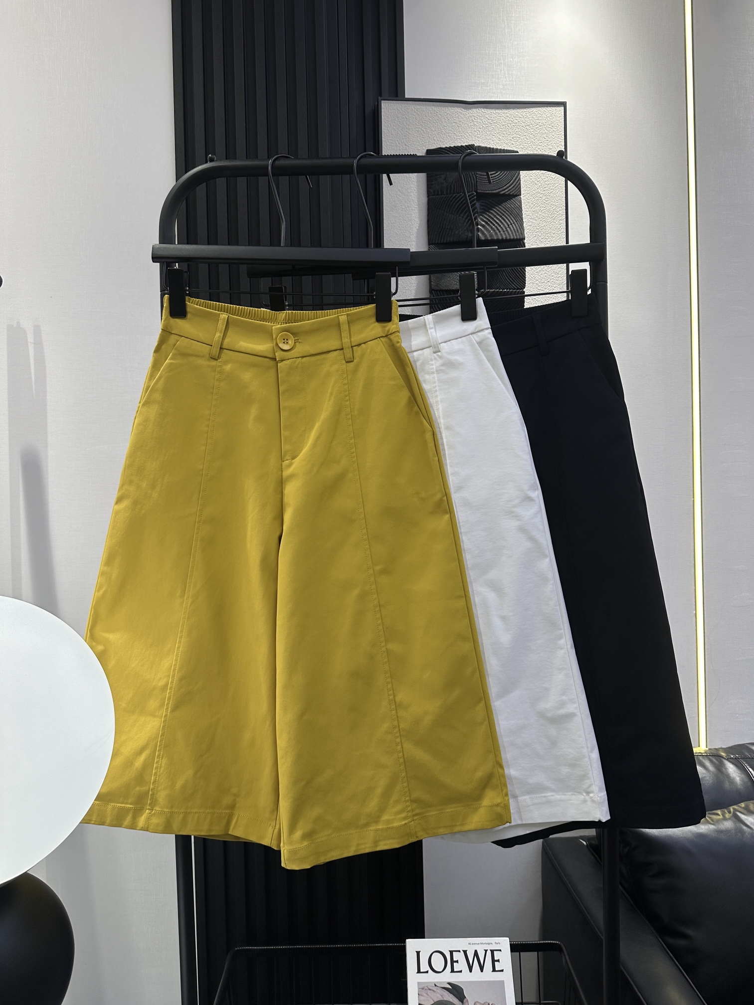 NO:333139,MM6-New casual seven-point wide-leg pants, fashionable upper body, super high quality, modified legs, versatile and slim three-color smlxl,,masion margiela,alexander wang19860909MM6-新款休闲七分阔腿裤 版型上身时尚洋气 超高品质 修饰腿型 百搭显瘦 三色 smlxl,,masion margiela,alexander wang,Women's clothing