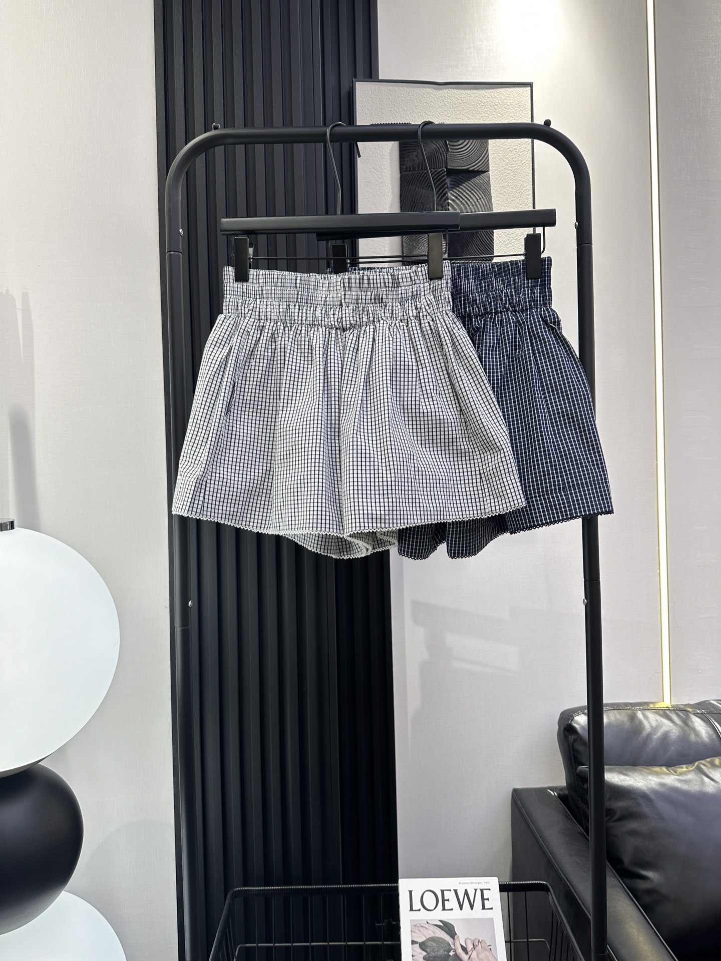 NO:333136,miumiu - New high-waisted small plaid shorts classic plaid pants are super good in shape, the upper body effect is very good, close eyes, recommended two colors smlxl, miumiu, shorts, alexander wang19860909miumiu-新款高腰小格子短裤 经典格子裤型超好 上身效果很不错 闭眼入 推荐 两色 smlxl,,miumiu,shorts,alexander wang,Women's clothing