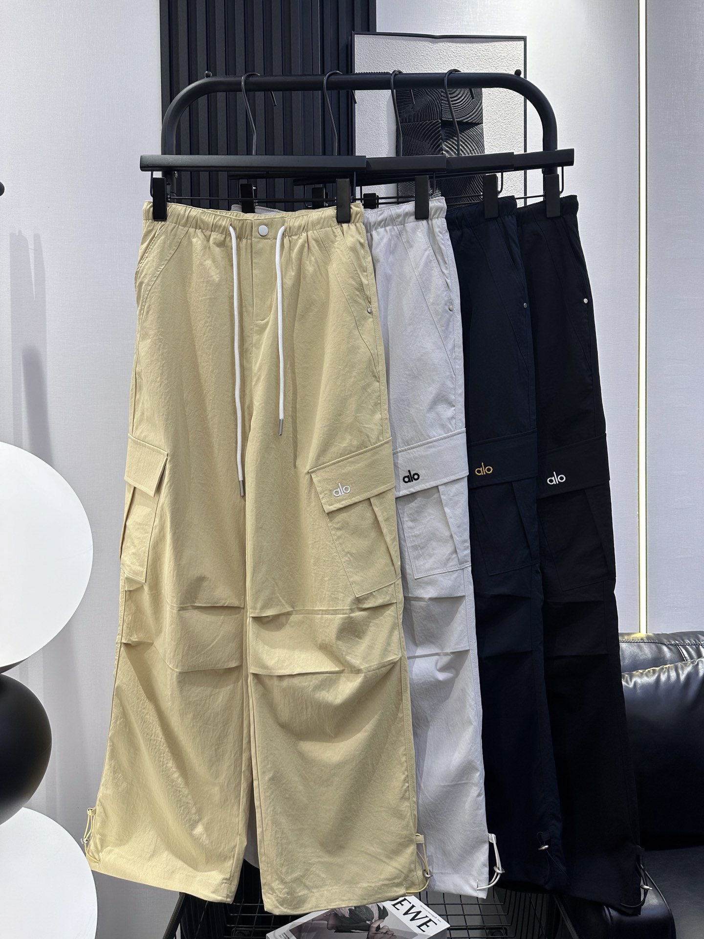 NO:409874,alo-New strap casual work pants Cotton fabric is super comfortable, breathable and comfortable, slim and textured, slant large pocket design style Recommended Four-color smlxl,,alexander wang19860909alo-新款绑带休闲工装裤 棉布料超舒服 透气舒适 上身显瘦有质感 斜大口袋设计风格 推荐 四色 smlxl,,alexander wang,Women's clothing