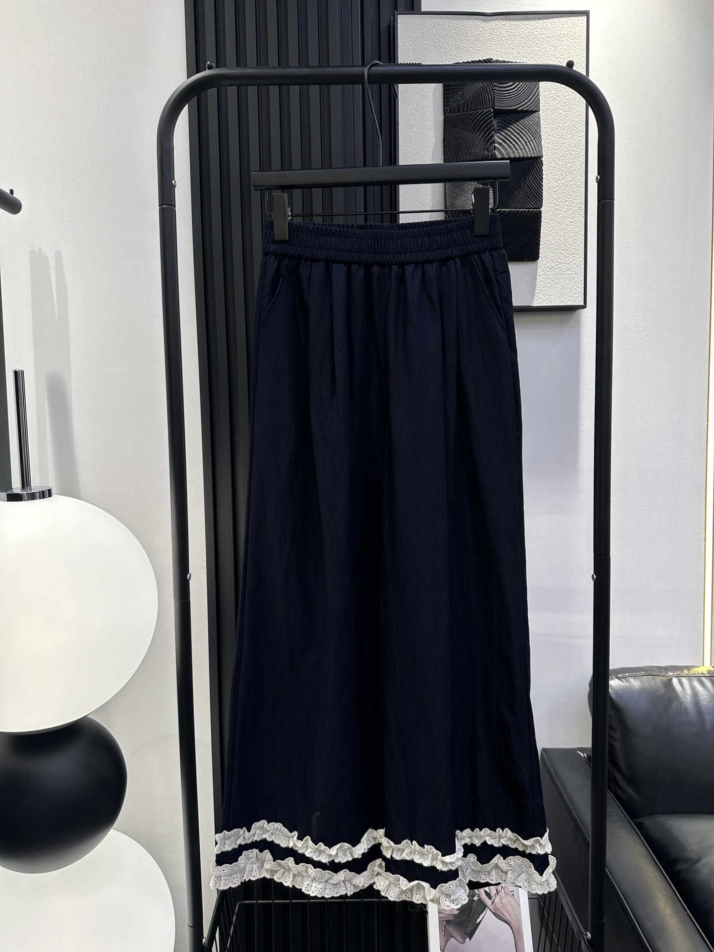 NO:412473,Miumiu - New style of double-layer lace spliced ​​wide-leg pants with trousers, super comfortable cotton fabric, breathable and comfortable upper body, versatile and fashionable temperament, casual and simple style, monochrome smlxl,,miumiu,alexander wang19860909miumiu-新款裤脚双层蕾丝拼接阔腿裤 棉布料超级舒服 透气舒适 上身显瘦百搭气质时尚 休闲简约风 单色 smlxl,,miumiu,alexander wang,Women's clothing