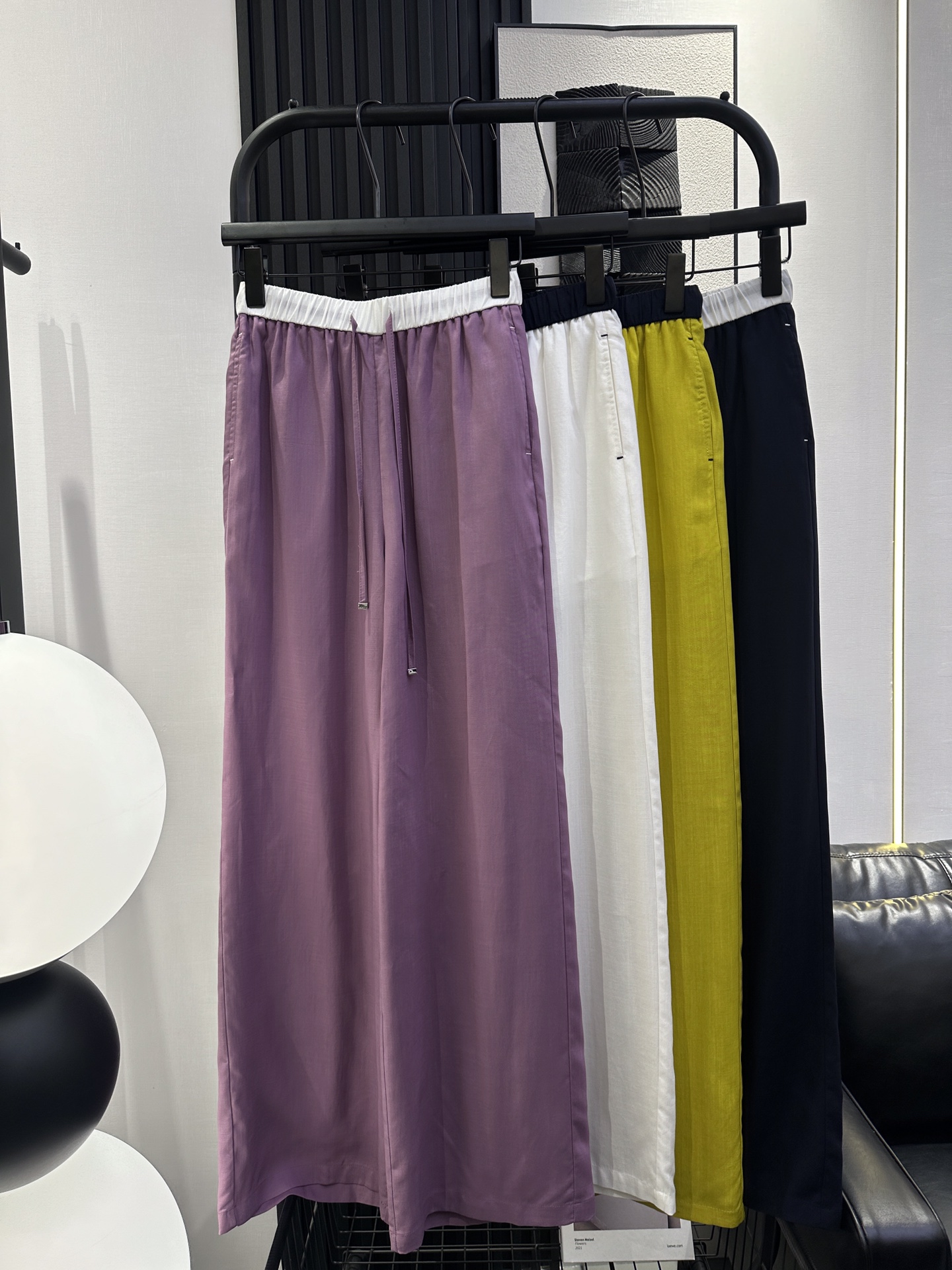 NO:413548,MM6 new waist contrast wide-leg pants, fabric has a drooping feel, excellent quality and versatile look, slimming and not picky about body wear, close eyes, recommended four-color smlxl,,masion margiela,alexander wang19860909MM6 新款腰撞色阔腿裤 面料自带垂感 品质超赞百搭显瘦不挑身材穿 闭眼入 推荐 四色 smlxl,,masion margiela,alexander wang,Women's clothing