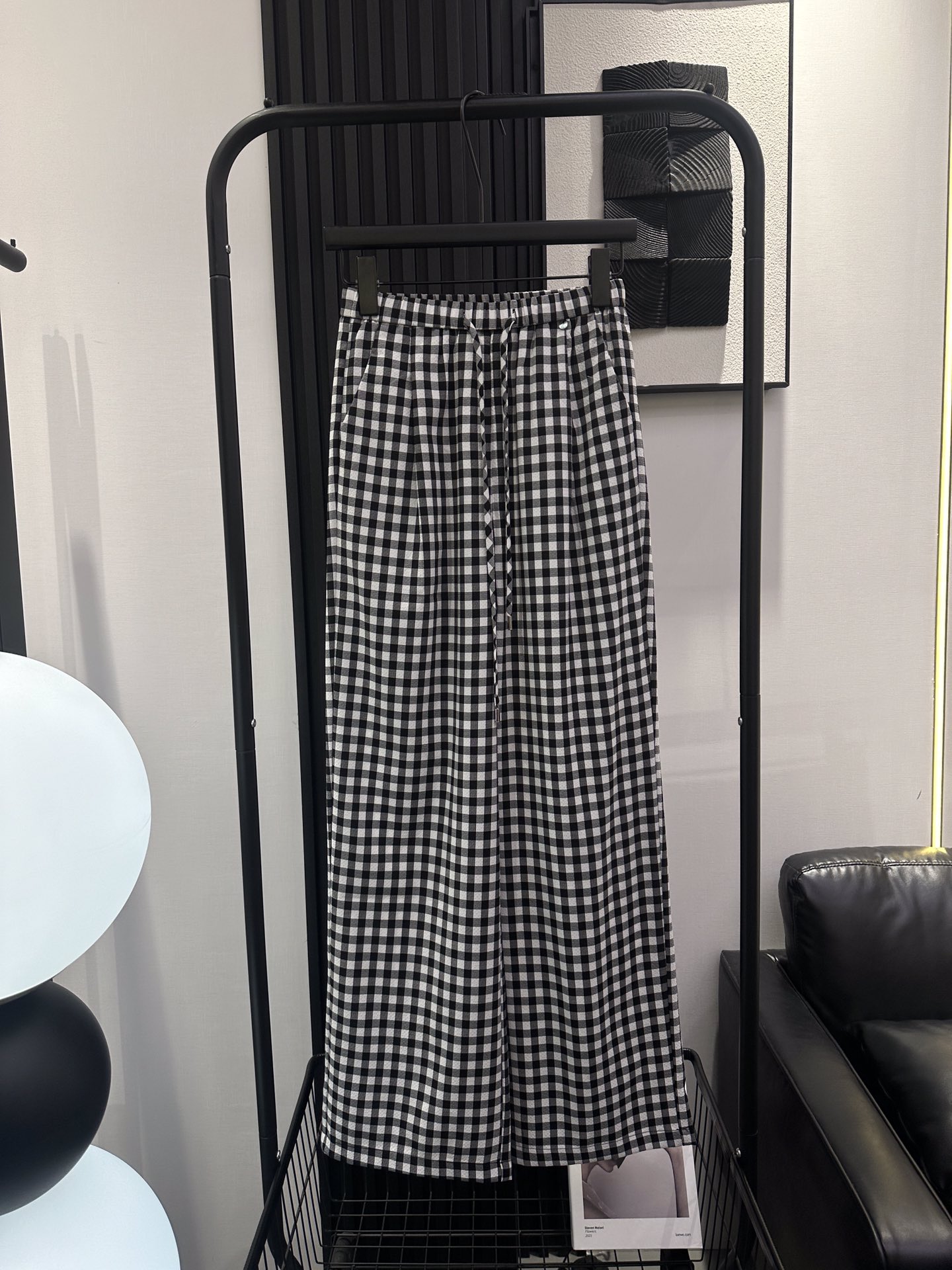 NO:426756,AS-New classic plaid casual pants, elastic waist, comfortable and comfortable, classic versatile body, very hiding, soft fabric, cool and breathable, monochrome smlxl,,alexander wang19860909AS-新款经典格子休闲裤 松紧腰头舒适自在 经典百搭上身很遮腿型 面料柔软 凉快透气 单色 smlxl,,alexander wang,Women's clothing