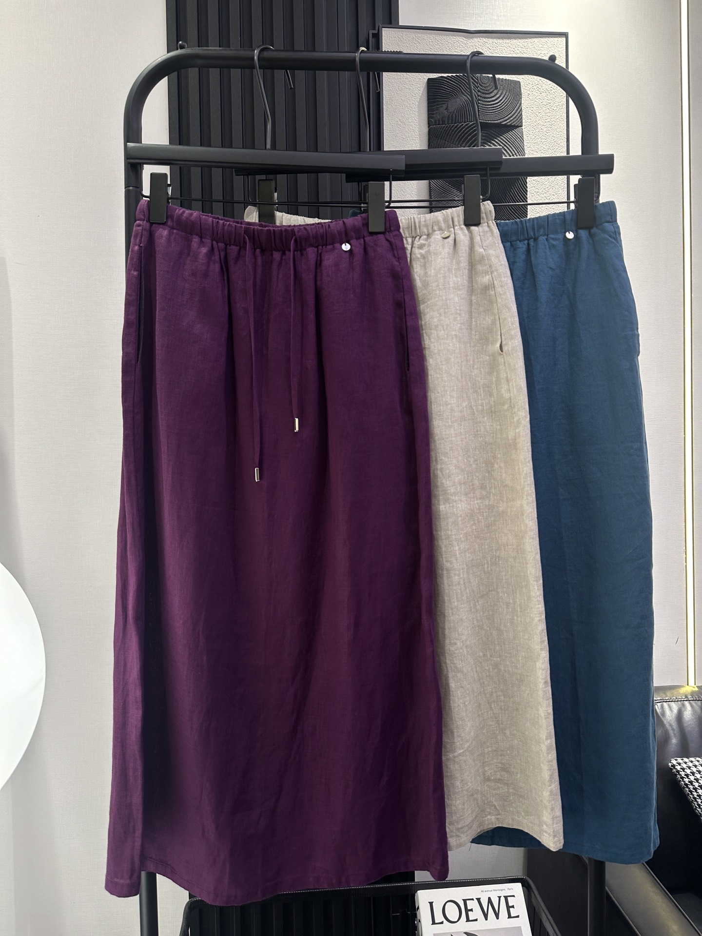 NO:453812,YSL Saint Laurent new straps and thread-cut long skirt with elastic waist design, free and unrestrained upper body, the texture of the left waist shell buckle thread gives a refreshing and relaxing feeling in summer Recommended three-color smlxl,,saint laurent,saint laurent,skirts,alexander wang19860909YSL圣罗兰新款绑带麻料后开叉长裙 松紧腰设计上身自如无束缚 左腰贝壳扣麻料质感给予夏日清爽松弛感 推荐 三色 smlxl,,saint laurent,saint laurent,skirts,alexander wang,Women's clothing