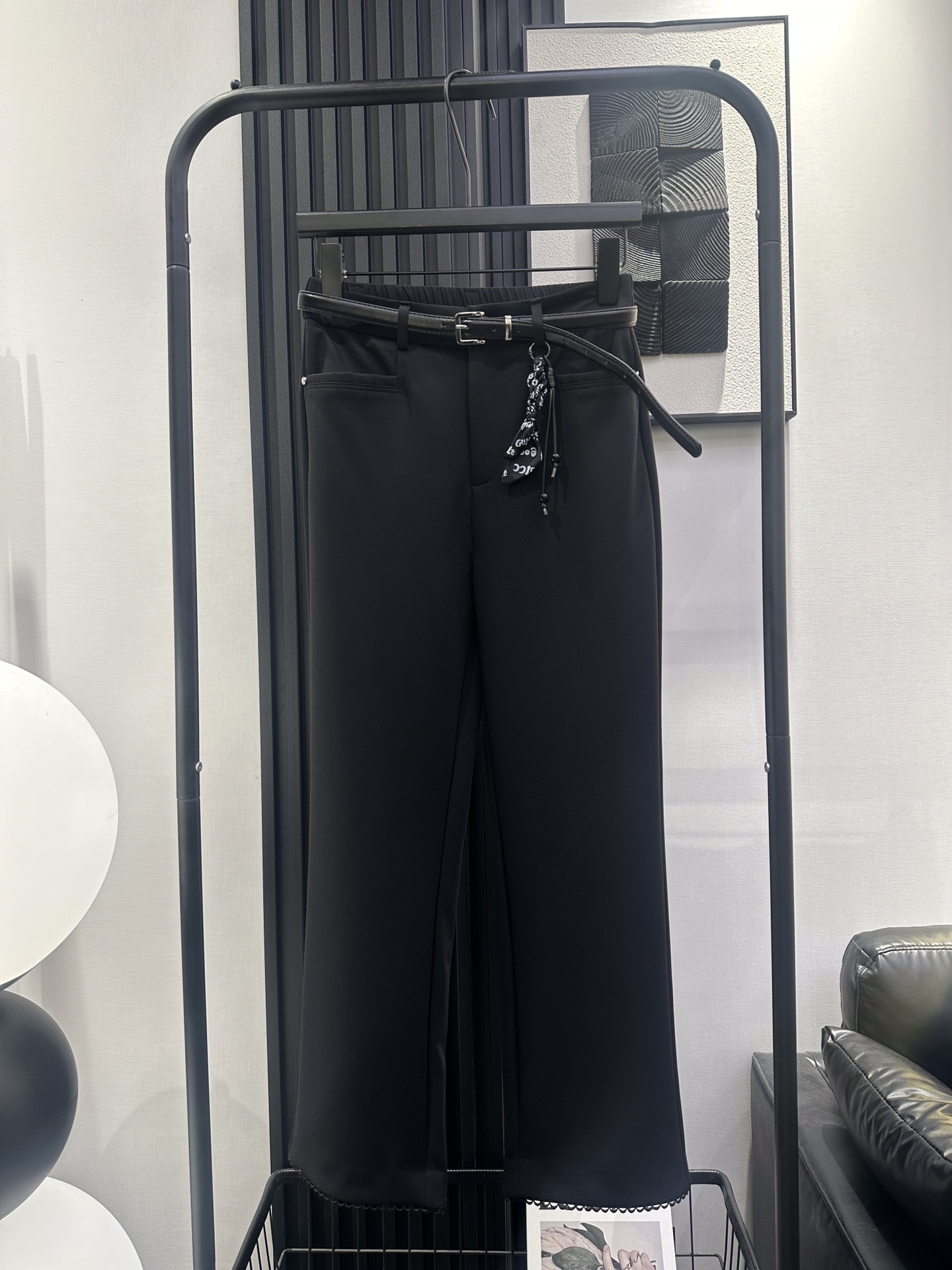 NO:463239,QOY-New style of thin belt small pendant nine-point small feet pants Suit fabric Slim and elegant upper body Small lace design Single color smlxl, business suit, alexander wang19860909QOY-新款细皮带小挂件九分小脚裤 西装面料 版型显瘦上身有气质 裤脚花边小设计 单色 smlxl,,business suit,alexander wang,Women's clothing