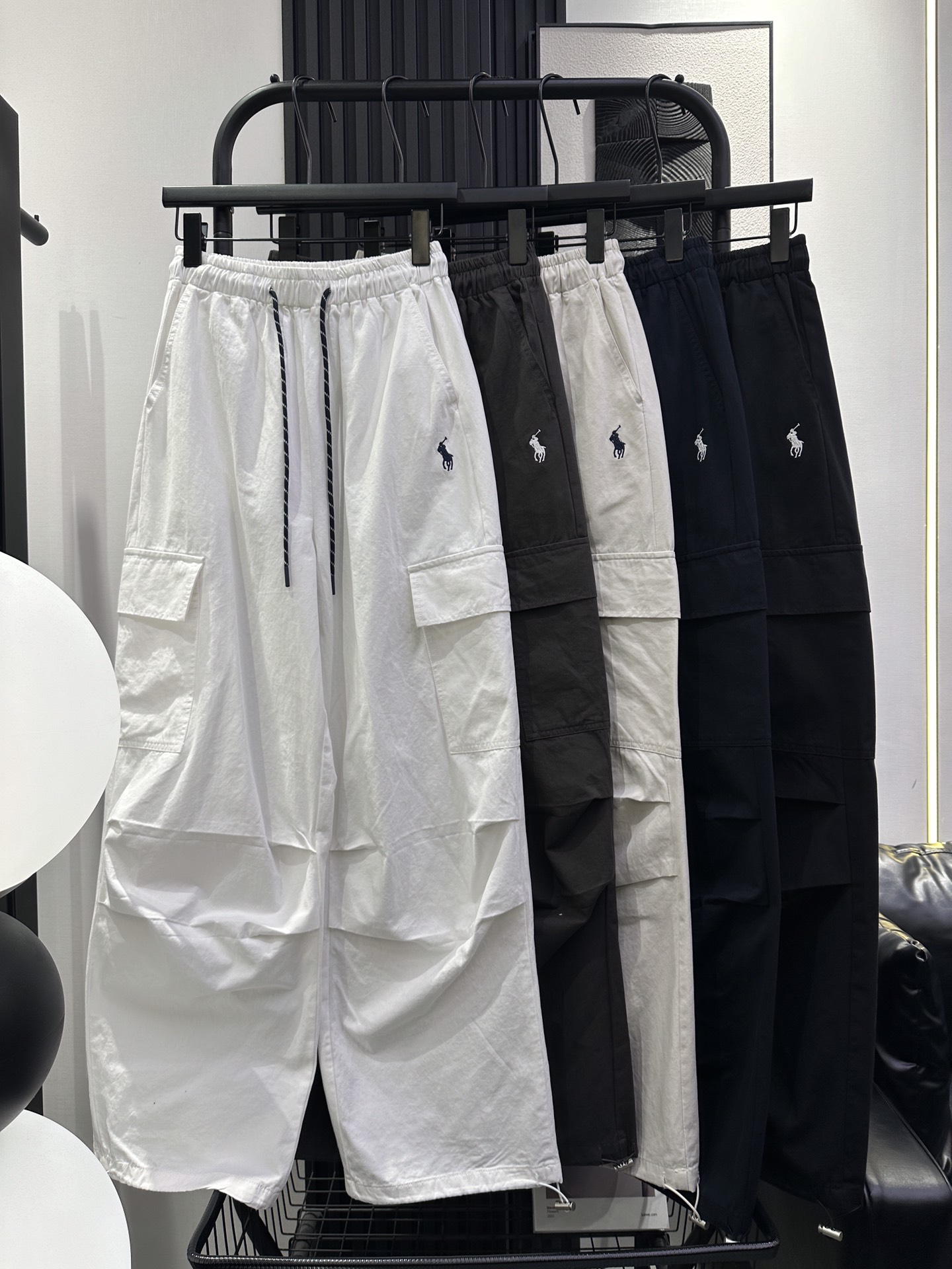 NO:464590,QOY-New style of work pants left pocket embroidered logo logo, flower tie contrasting strap, good color, two-wear pants type, simple and versatile style, cotton fabric, five-color smlxl,,alexander wang19860909QOY-新款工装裤左口袋刺绣logo标 花绑撞色绑带 颜色好看 可两穿裤型 简约百搭款 棉布料 五色 smlxl,,alexander wang,Women's clothing