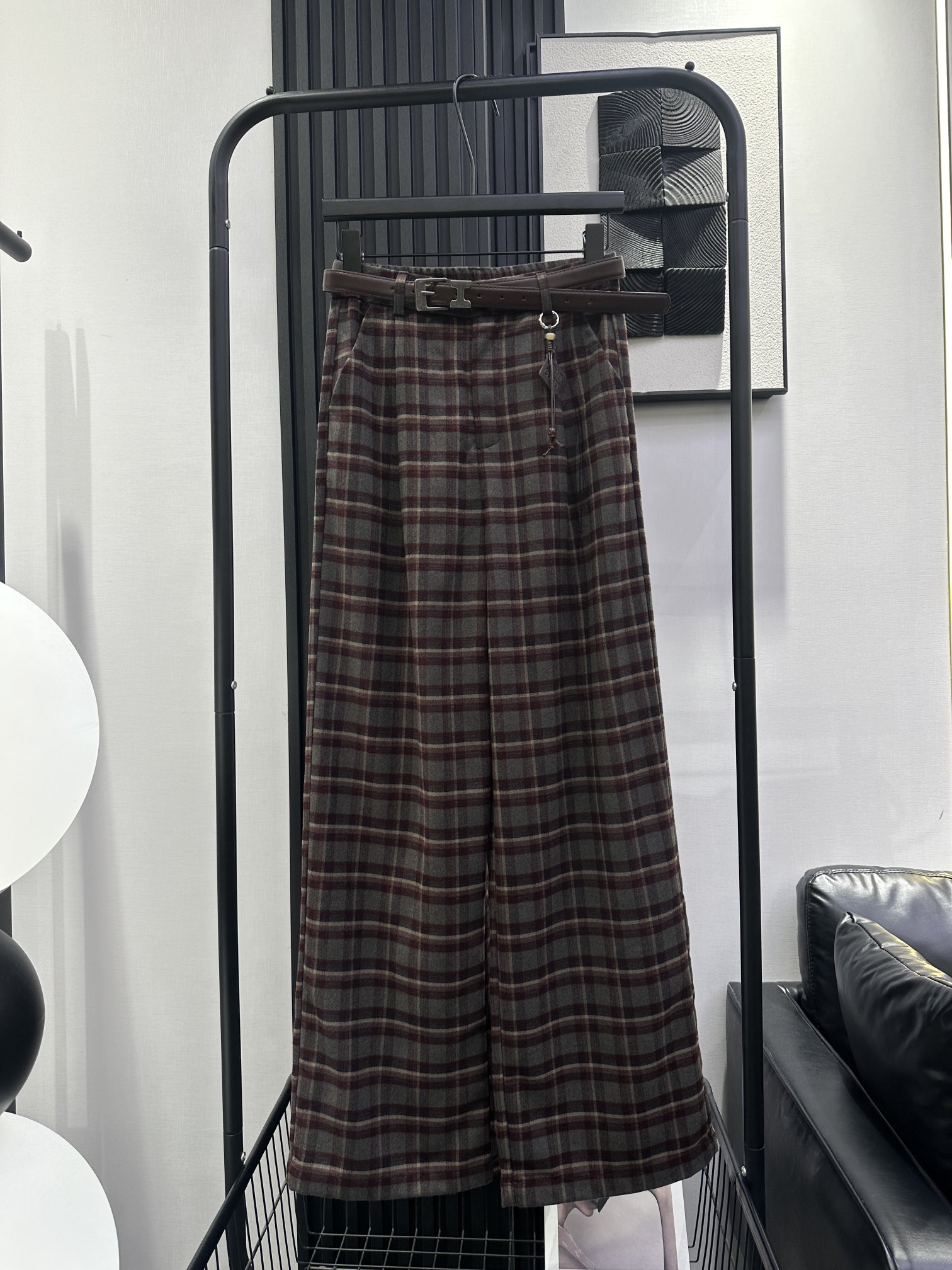 NO:468107,miumiu-New small square plaid hanging belt wide-leg pants Classic plaid wool fabric Soft and comfortable upper body to make your legs look longer, lengthening proportion Single color smlxl, miumiu, alexander wang19860909miumiu-新款小方牌挂饰皮带阔腿裤 经典格子毛呢面料 柔软舒适 上身显瘦显腿长 拉长比例 单色 smlxl,,miumiu,alexander wang,Women's clothing