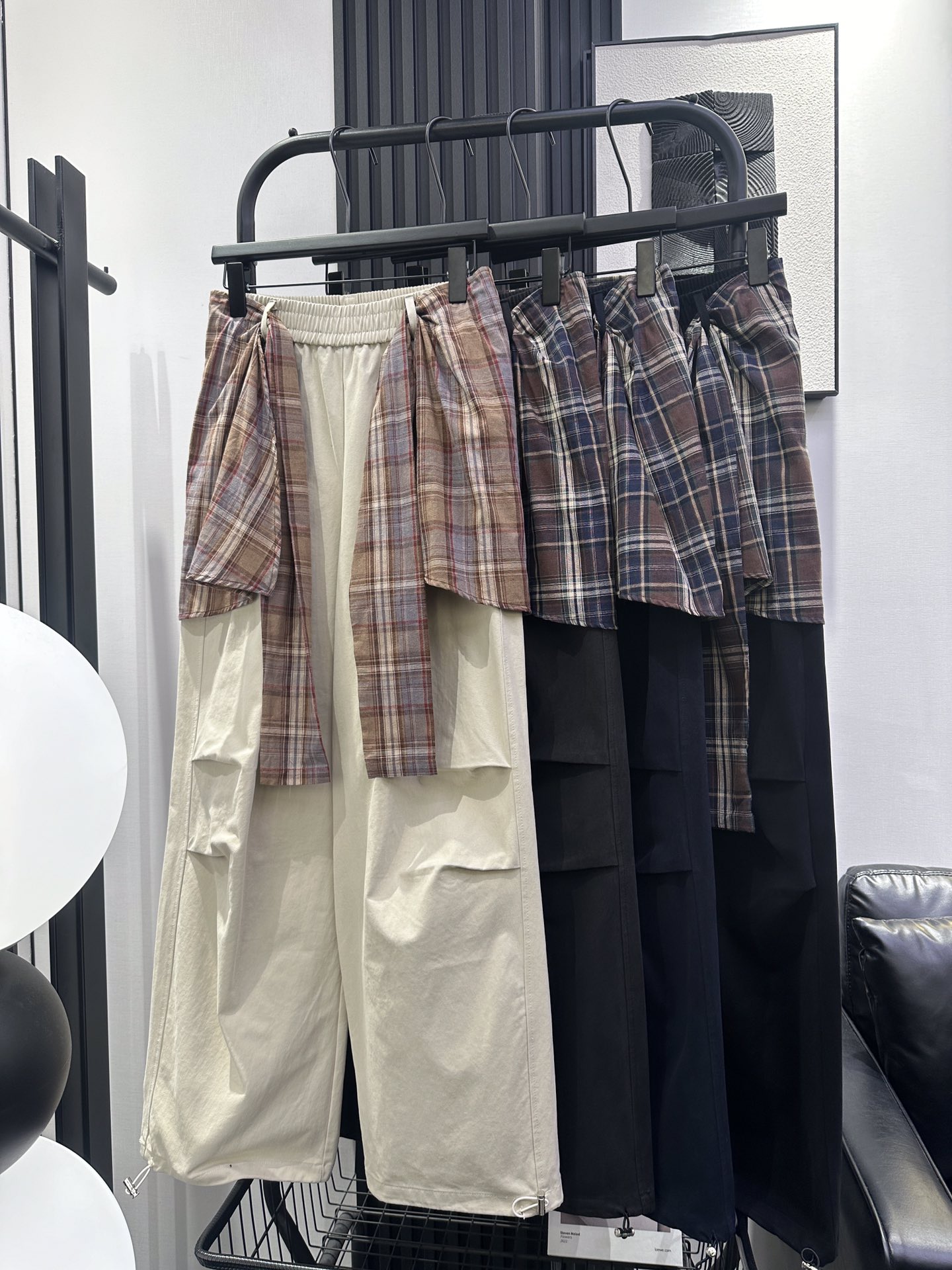 NO:469516,BALENCIAGA - New style of plaid two-piece work pants with drawstrings, high waist elastic waist design, lazy style, top body, recommended, four-color smlxl,,balenciaga,balenciaga,alexander wang19860909BALENCIAGA 巴黎世家-新款外搭格子两件套工装裤 裤脚带抽绳 高腰松紧腰设计 慵懒风上身绝绝子 推荐 四色 smlxl,,balenciaga,balenciaga,alexander wang,Women's clothing