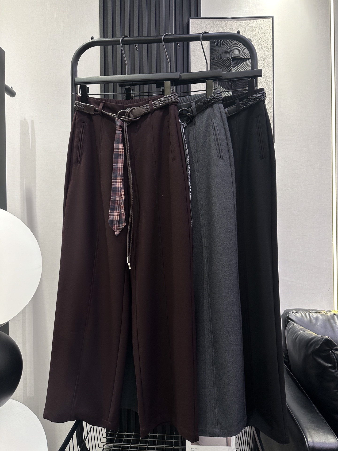 NO:472152,QOY-New silk scarf belt high waist wide-leg pants, elastic waist, strong inclusiveness, slightly loose style, comfortable and warm cotton material, good upper body effect, three-color smlxl,,alexander wang19860909QOY-新款丝巾腰带高腰阔腿裤 后松紧腰头 包容性强 版型正微宽松 棉料舒适保暖 上身效果很好 三色 smlxl,,alexander wang,Women's clothing