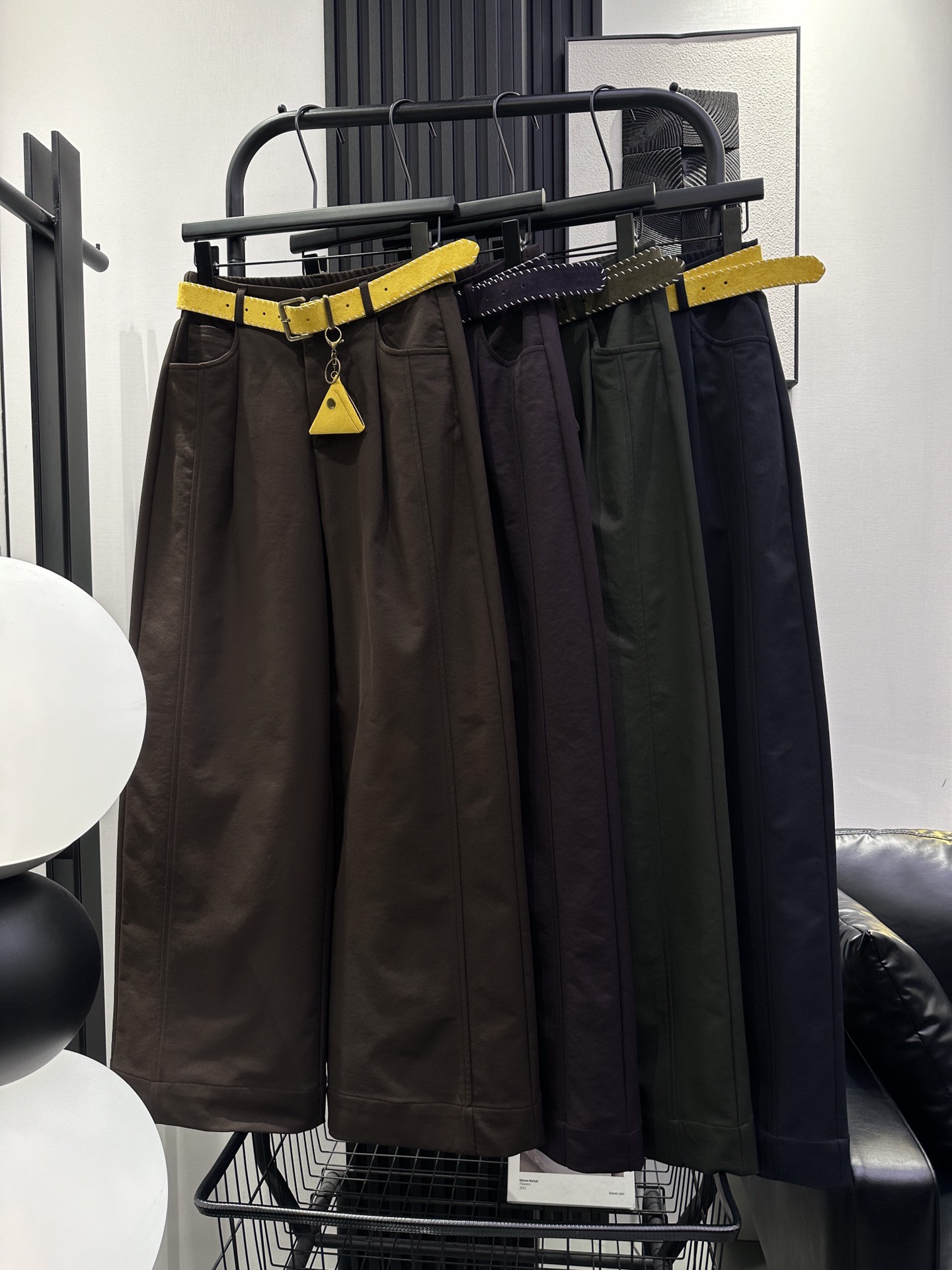 NO:478919,PRADA - New triangle small bag belt wide-leg pants, high waist design, soft and delicate fabric, slightly loose fit, full of lazy upper body, super beautiful colors, four colors smlxl,,prada,prada,alexander wang19860909PRADA普拉达-新款三角小包皮带阔腿裤 高腰设计 面料柔软细腻 微宽松版型 上身满满慵懒感 颜色都超好看 四色 smlxl,,prada,prada,alexander wang,Women's clothing