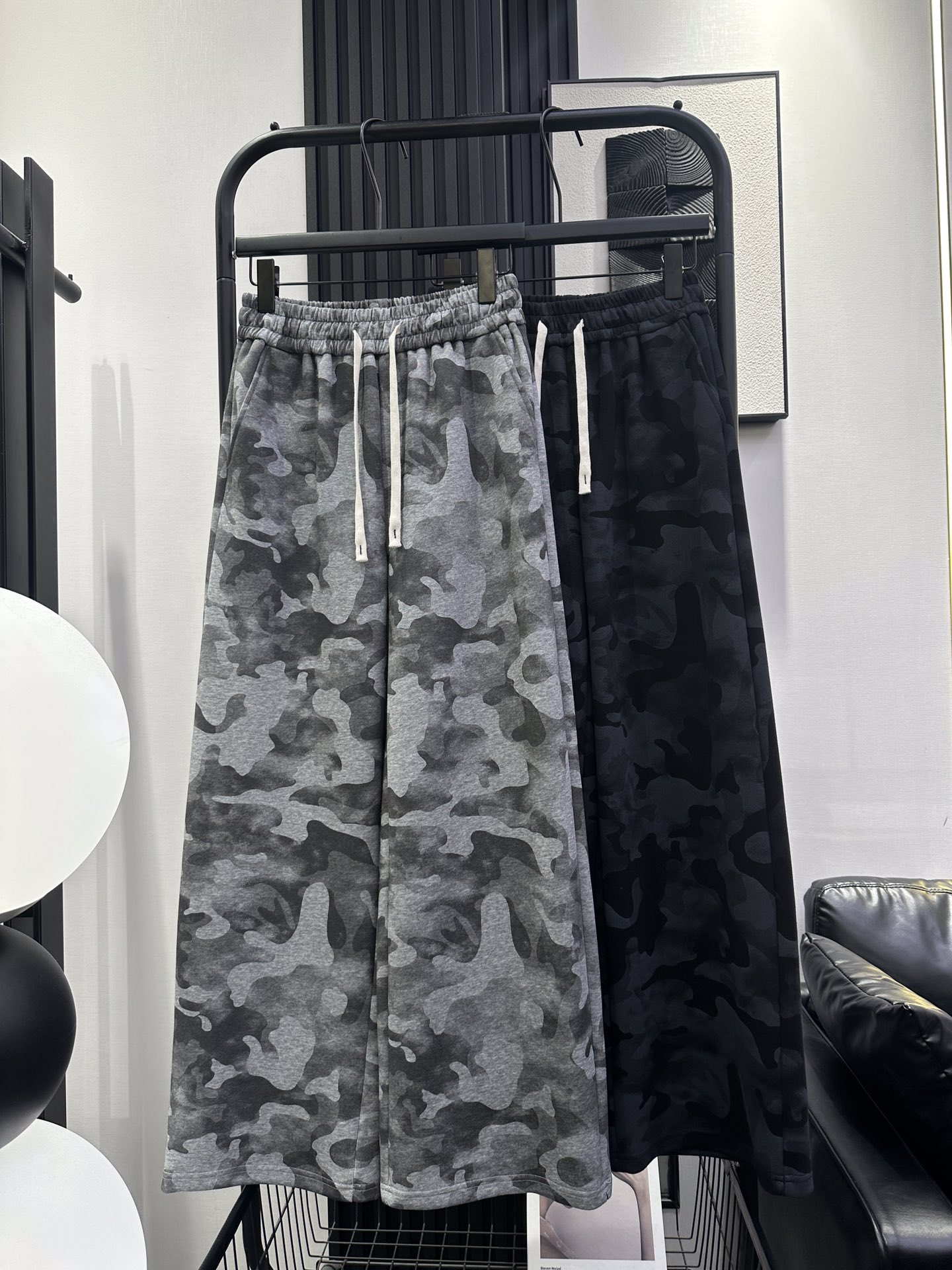 Balenciaga Camouflage Drawstring Lounge Pants | Comfortable & Stylish 2 i1756521674 6450 2