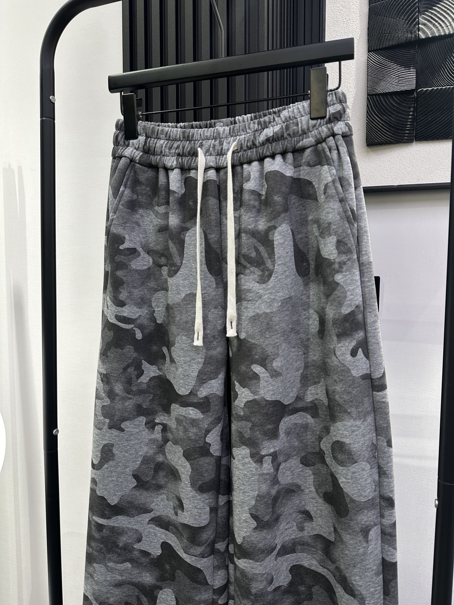 Balenciaga Camouflage Drawstring Lounge Pants | Comfortable & Stylish 4 i1756521675 469 7