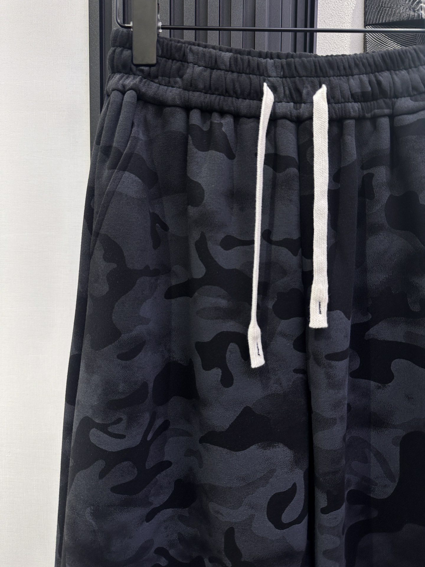 Balenciaga Camouflage Drawstring Lounge Pants | Comfortable & Stylish 7 i1756521675 8621 4