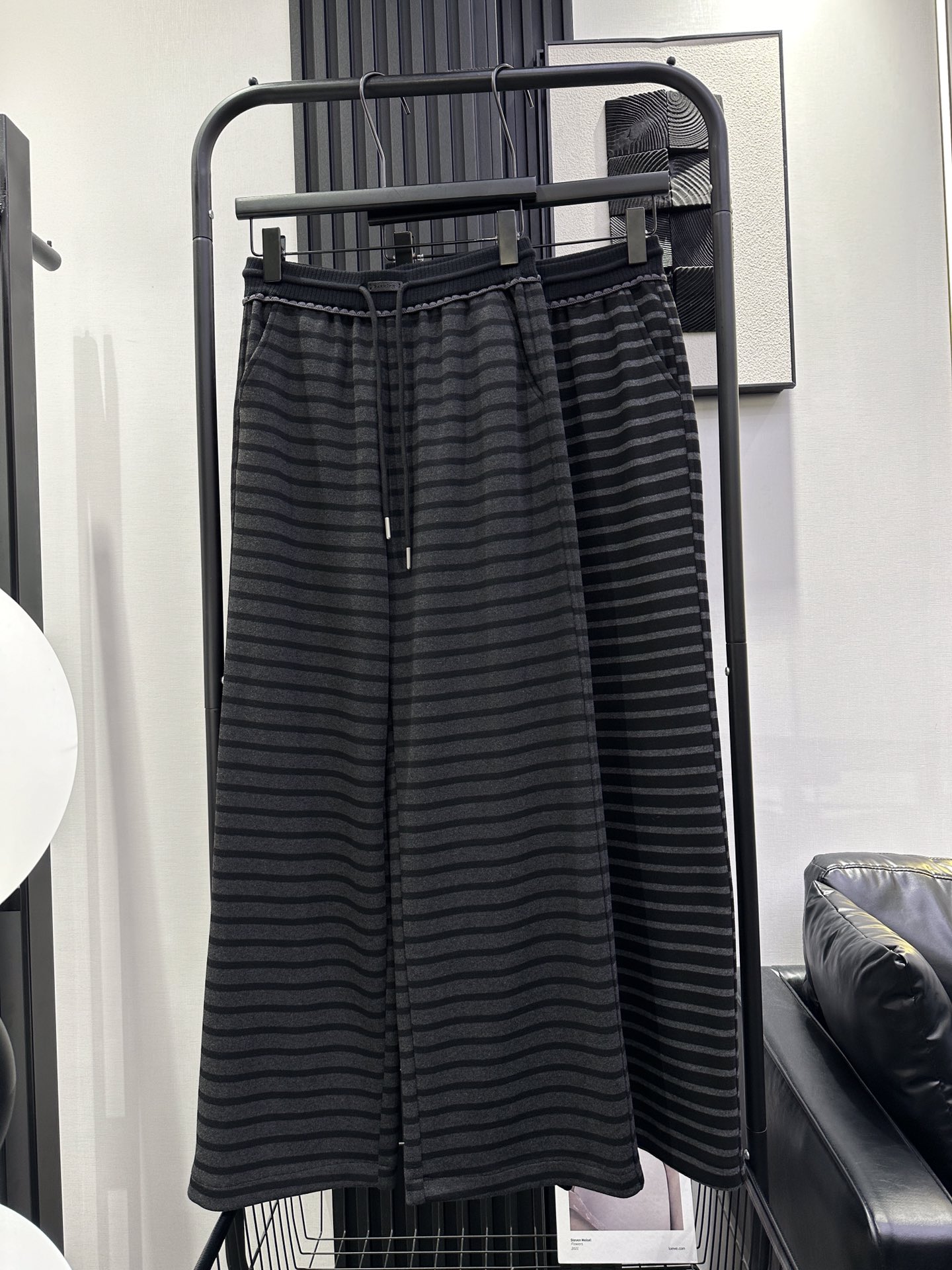 NO:503333,AS-New Threaded Rubber Waist Wide Legs, Classic Stripe Elements Never Out of Time, Visual Long Legs on the Upper Body, Slimming and High-Levels, Two Colors Smlxl, Alexander Wang19860909AS-新款螺纹橡筋腰阔腿裤 经典条纹元素永不过时 上身视觉大长腿效果直接拉满 显瘦又显高 两色 smlxl,,alexander wang,Women's clothing