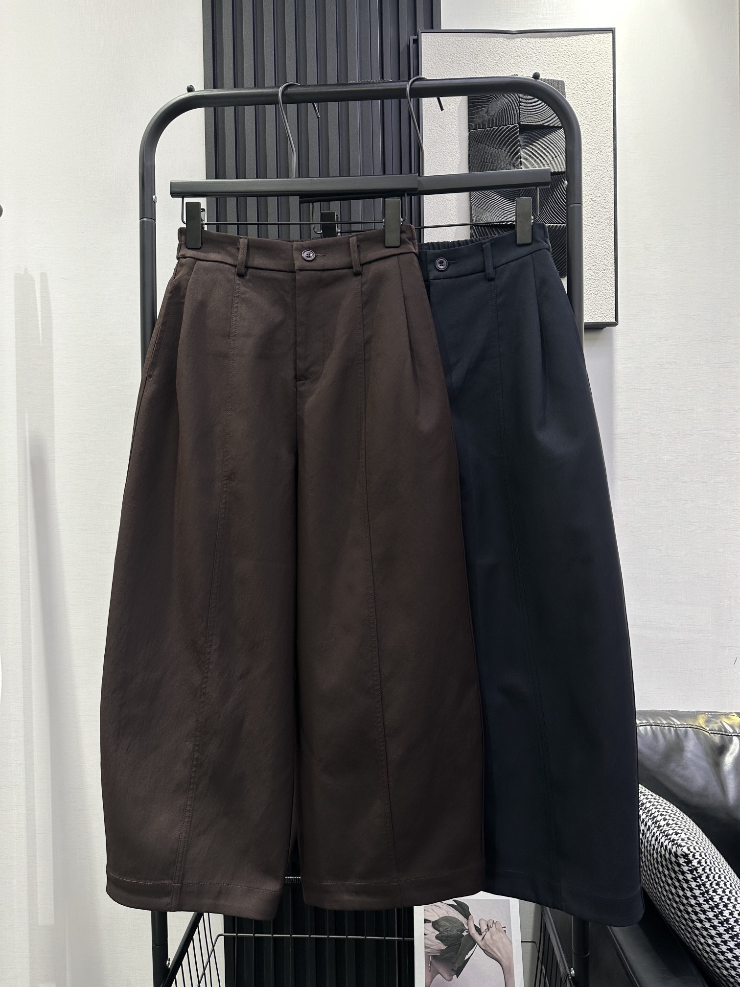 NO:505255,As-New simple and simple net version of nine-point casual pants, fabric is not easy to wrinkle, crisp style, high tolerance, no-legged upper body, two-color smlxl,,alexander wang19860909As-新款简约净版九分休闲裤 面料不易皱 版型挺括 包容度高 不挑腿型上身绝绝子 两色 smlxl,,alexander wang,Women's clothing