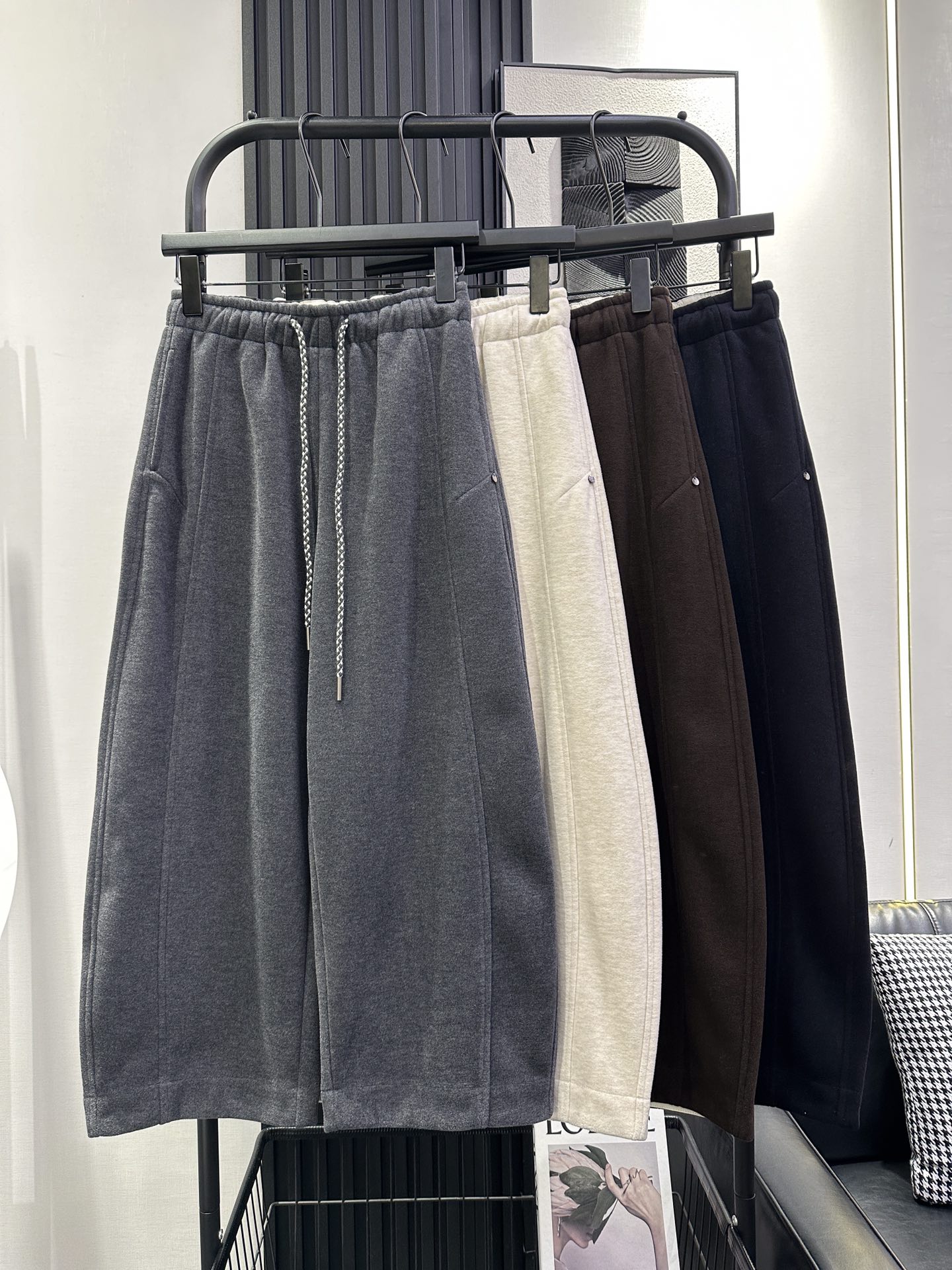 NO:506863,Acne studios - New thick left bag shell button nine-point banana pants, composite wool fabric, top style, slim, full of lazy feeling, good looking no matter how you wear it, four-color smlxl,,acne studios,dior,alexander wang19860909Acne studios -新款厚款左袋贝壳扣九分香蕉裤 复合毛呢面料 版型上身很显瘦 慵懒感十足 怎么穿都好看 四色 smlxl,,acne studios,dior,alexander wang,Women's clothing