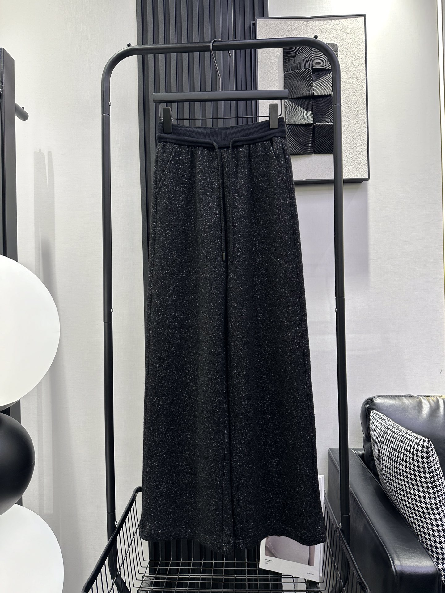 NO:507747,Acne studios - New high-waist thick floral yarn wide-leg pants, composite wool fabric, the upper body looks slim, full of lazy feeling, can be easily controlled by any leg shape, monochrome smlxl,,acne studios,dior,alexander wang19860909Acne studios -新款高腰厚款花纱线阔腿裤 复合毛呢面料 版型上身很显瘦 慵懒感十足 任何腿型都能轻松驾驭 单色 smlxl,,acne studios,dior,alexander wang,Women's clothing