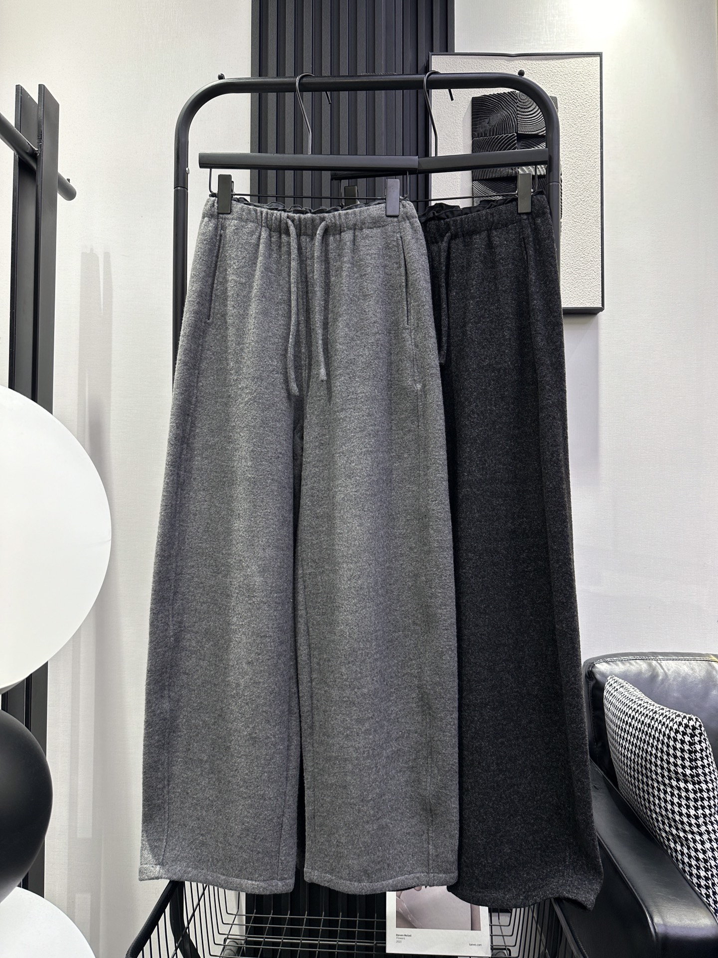 NO:545037,MIUMIU-New style of velvet waist top lace banana pants, high-waist lazy glutinous rice pants, super invincible and comfortable upper body, slim and versatile style, elegant and energetic, easily creating a simple line feel, two colors smlxl,,miumiu,alexander wang19860909MIUMIU-新款加绒腰顶花边香蕉裤 高腰慵懒糯米裤 上身超级无敌舒服 显瘦百搭版型 优雅不失活力 轻松打造出简约线条感 两色 smlxl,,miumiu,alexander wang,Women's clothing