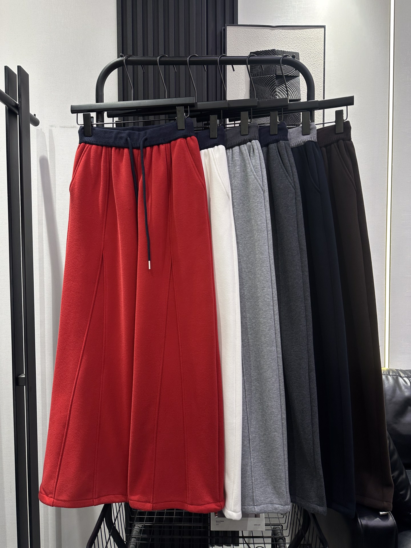 NO:621516,MM6-New contrasting color waist and velvet wide-leg pants, minimalist style, very versatile, a must-have for autumn and winter, the legs can be adjusted for two wears, six colors, smlxl, masion margiela, alexander wang19860909MM6-新款撞色腰加绒阔腿裤 极简风 非常的百搭 秋冬必备 裤脚可调节两穿 六色 smlxl,,masion margiela,alexander wang,Women's clothing