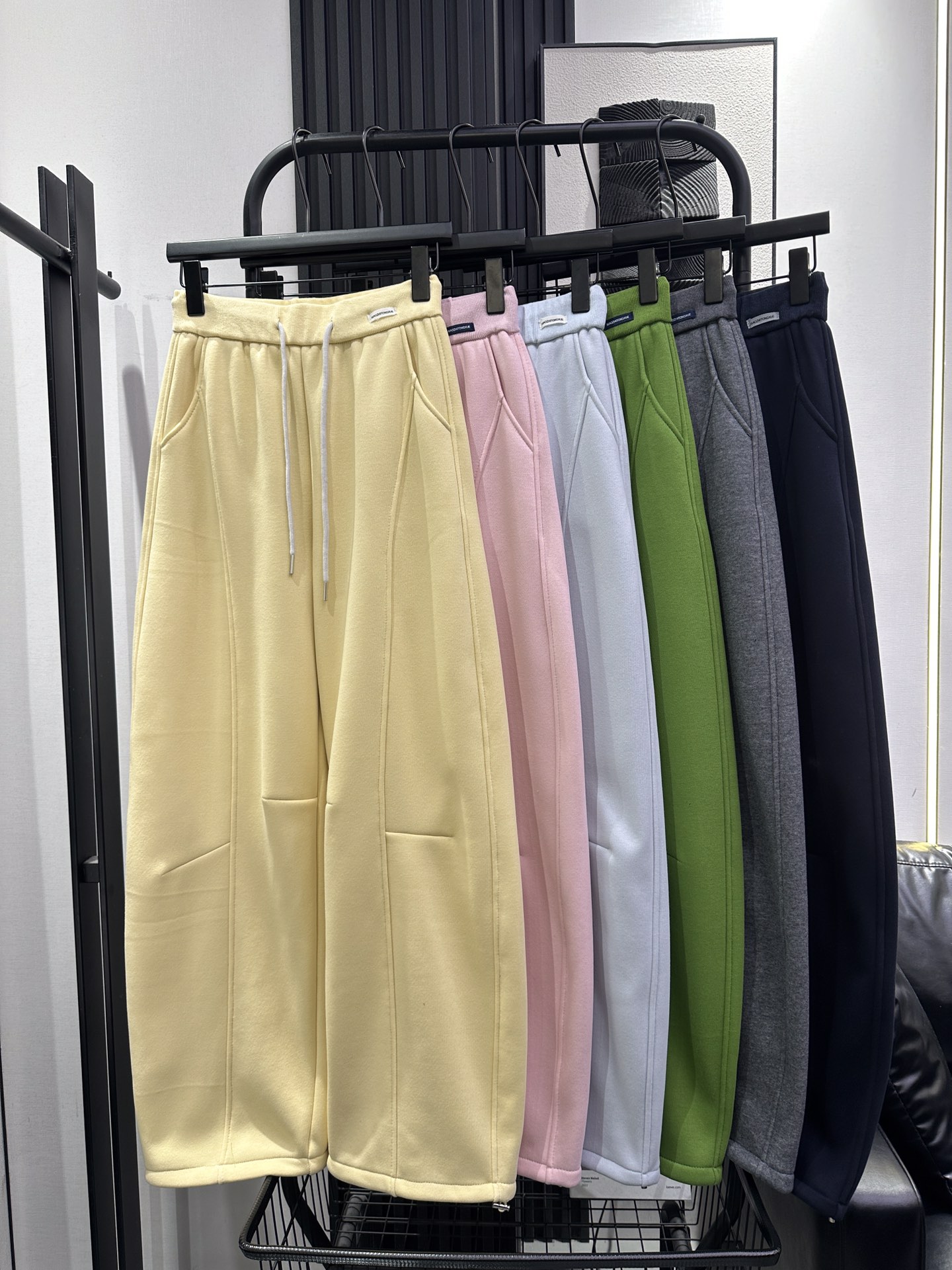 NO:609445,QOY - popular updated version with velvet, narrow version of banana pants, the upper body is slimmer, tall, thin and small girls can wear it. How to wear good-looking in one word 'good', fashionable and age-reducing essentials, 6 colors smlxl,,alexander wang19860909QOY-爆款升级加绒版来咯窄版香蕉裤型 上身显瘦 高高瘦瘦小小美眉都可以入 版型一个字《好》怎么穿好看 时尚减龄必备 6色 smlxl,,alexander wang,Women's clothing