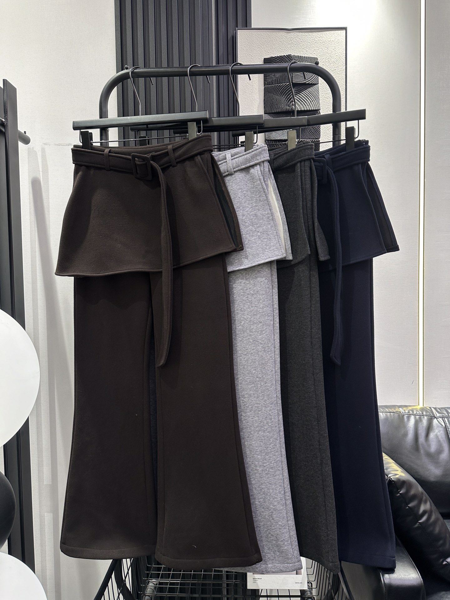 NO:627539,We11 DONE-Continues to hit the market, fake two-piece cashmere bootcut pants, side zipper belt, micro-elastic fabric, slim upper body, longer legs, four colors, smlxl,,alexander wang19860909We11 DONE-延续爆款 假两件屁帘羊绒微喇裤 侧拉链腰带 微弹力面料 上身巨显瘦 显大长腿 四色 smlxl,,alexander wang,Women's clothing