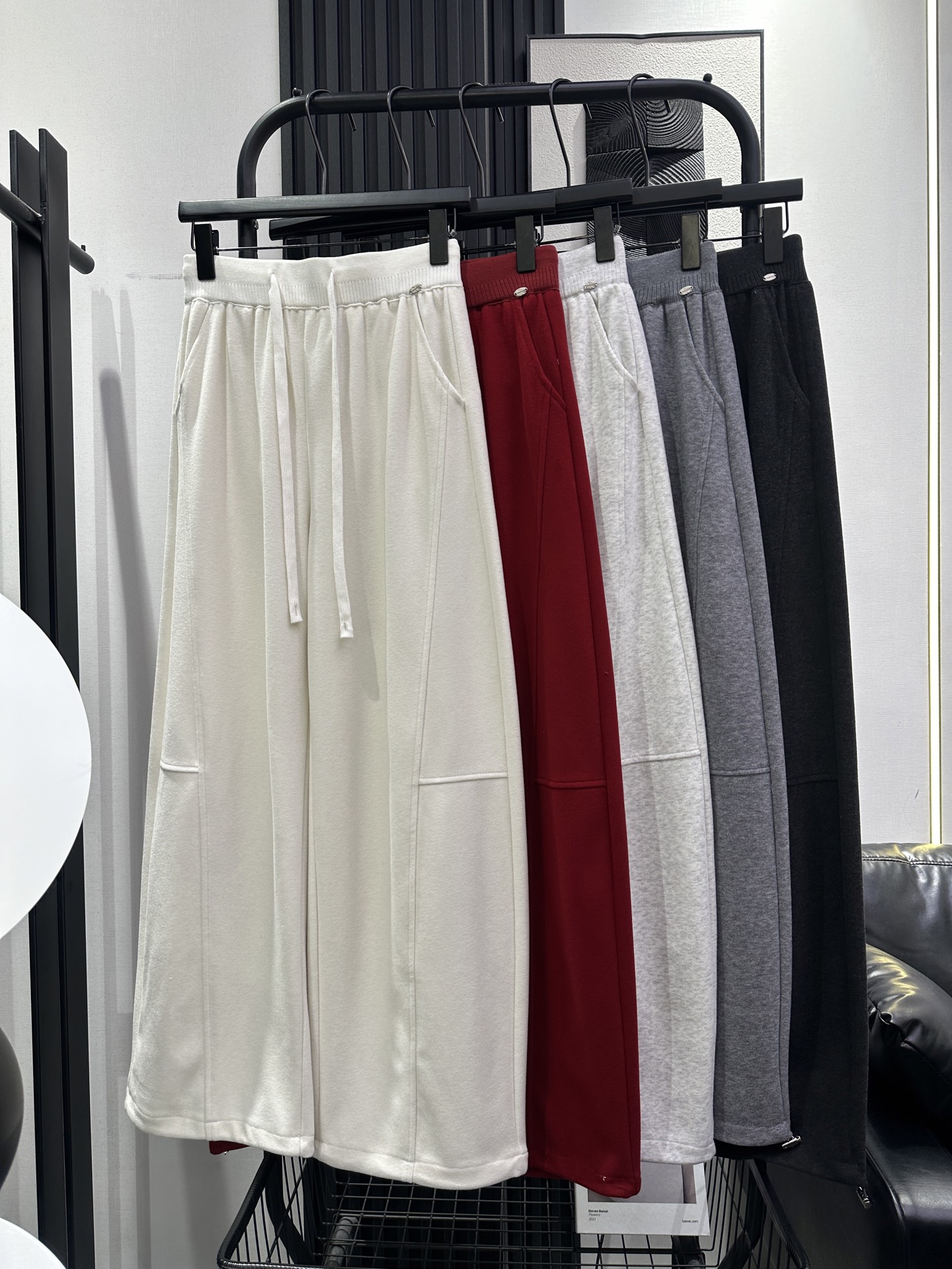 NO:708277,Acne studios - Spring style banana wide-leg pants with threaded left waist and metal logo. Customized fabric. Ultra-high quality. The upper body does not pick on the leg shape. Only slimming effect. Versatile items. Five colors smlxl,,acne studios,dior,19860909Acne studios -春款螺纹左腰金属标香蕉阔腿裤 定制面料 超高品质 版型上身不挑腿型 只有显瘦效果百搭单品 五色 smlxl,,acne studios,dior,,Women's clothing