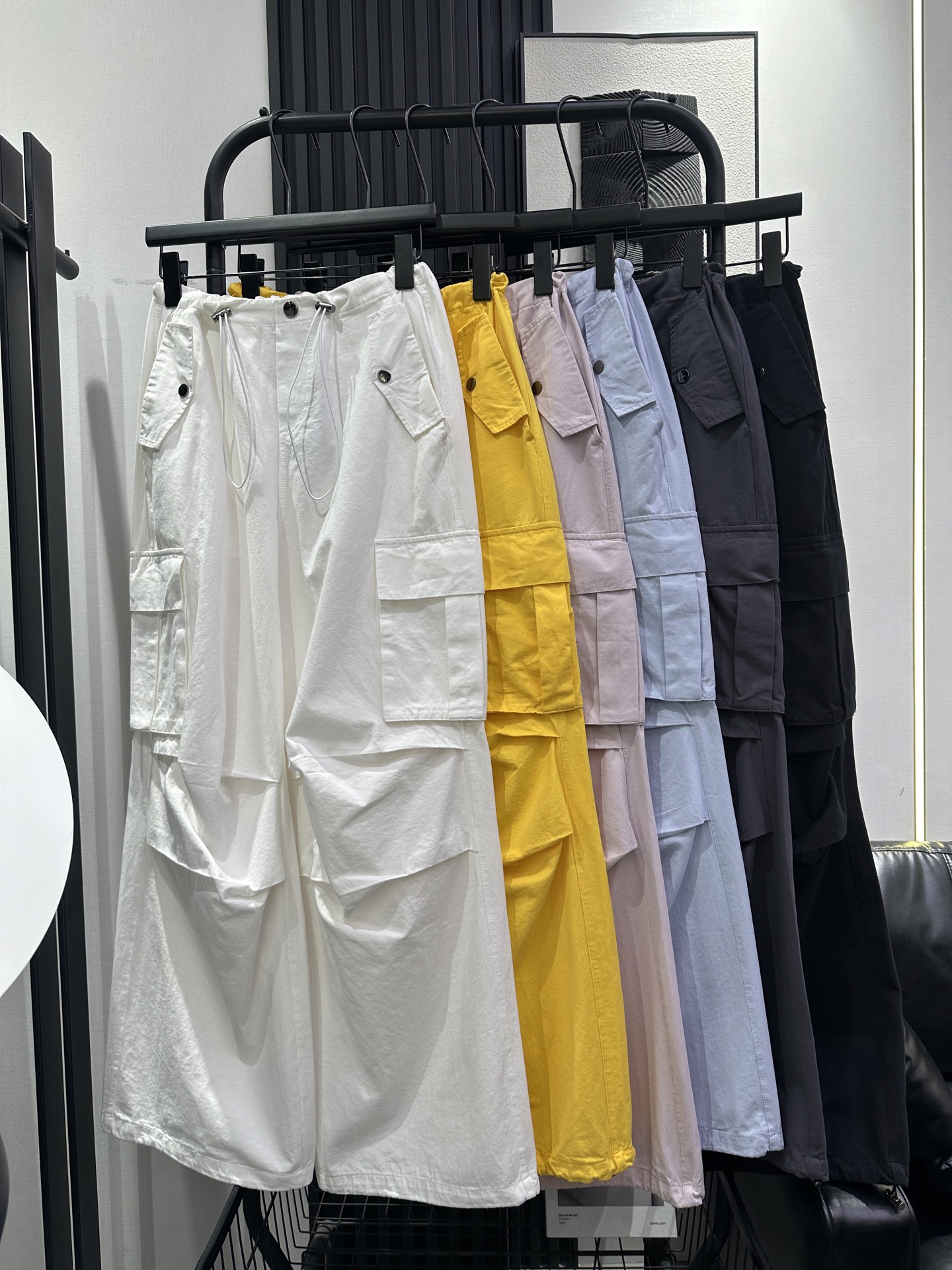 NO:716029,BALENCIAGA Balenciaga new style thin adjustable waist casual pants high street leggings functional overalls loose sports wide legs 6 colors smlxl,,balenciaga,balenciaga,19860909BALENCIAGA 巴黎世家 新款 薄款可调节收缩腰休闲裤 高街束脚 机能工装裤 宽松运动阔腿 6色 smlxl,,balenciaga,balenciaga,,Women's clothing