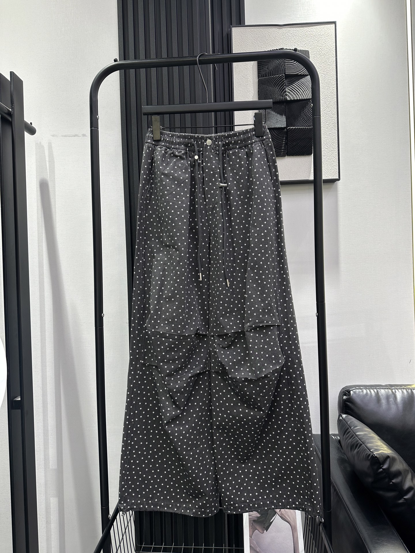 NO:716012,QOY-New star printed casual pants. The fabric is soft and comfortable. The texture is good. It is versatile and reduces age. It is great with a small top in a single color. smlxl,,19860909QOY-新款星星印花休闲裤 面料柔软舒适 质感好 百搭减龄 搭配小上衣超赞单色 smlxl,,,Women's clothing