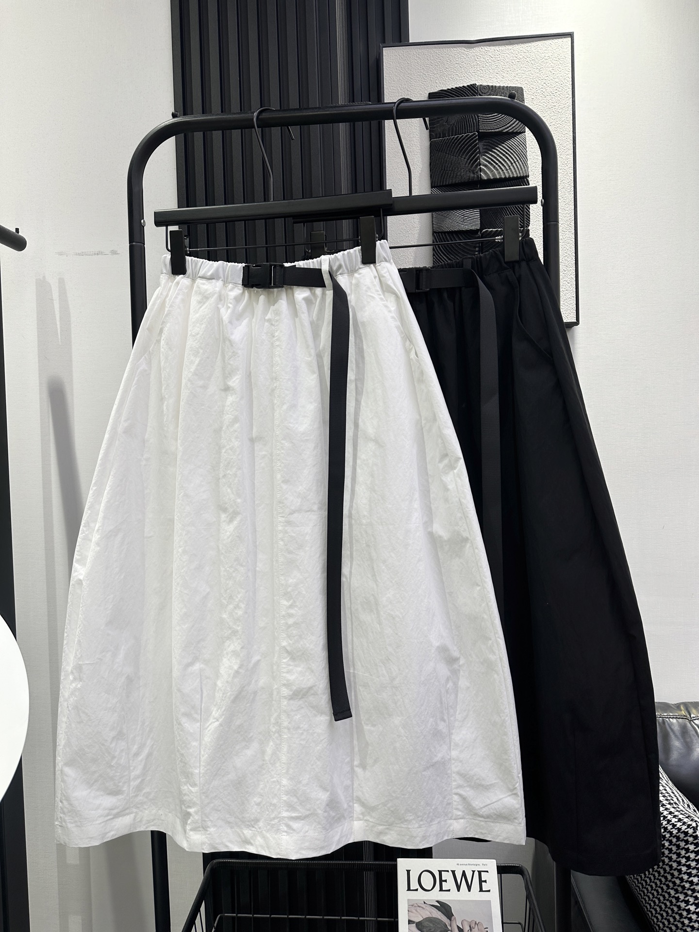NO:757936,BALENCIAGA Balenciaga - New buckle elastic waist quick-drying Korean flower bud long skirt, tolerant of all leg types, versatile and lazy style, two colors smlxl,,balenciaga,balenciaga,skirts,19860909BALENCIAGA 巴黎世家-新款卡扣松紧腰速干韩系花苞长裙 包容各种腿型 百搭慵懒风 绝绝子 两色 smlxl,,balenciaga,balenciaga,skirts,,Women's clothing