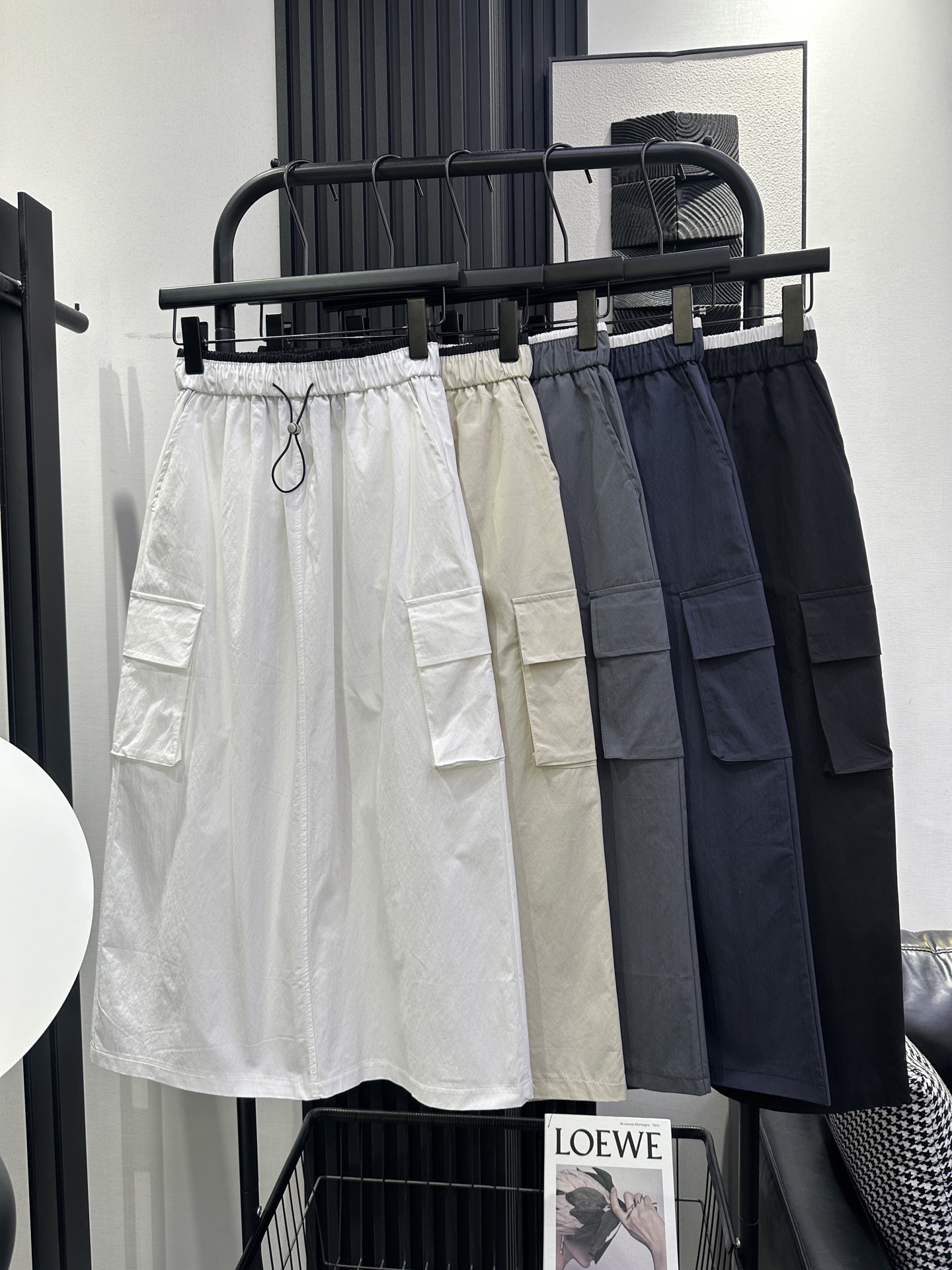 NO:757931,BALENCIAGA Balenciaga - New style casual long skirt with contrasting waist. The shape is super correct. The color splicing is awesome, casual and fashionable. It is versatile and does not choose the figure. Five colors: smlxl,, balenciaga, balenciaga, skirts,19860909BALENCIAGA 巴黎世家-新款撞色腰休闲长裙 版型超正 颜色拼接都是超赞滴休闲时尚潮流 百搭不挑身材 五色 smlxl,,balenciaga,balenciaga,skirts,,Women's clothing