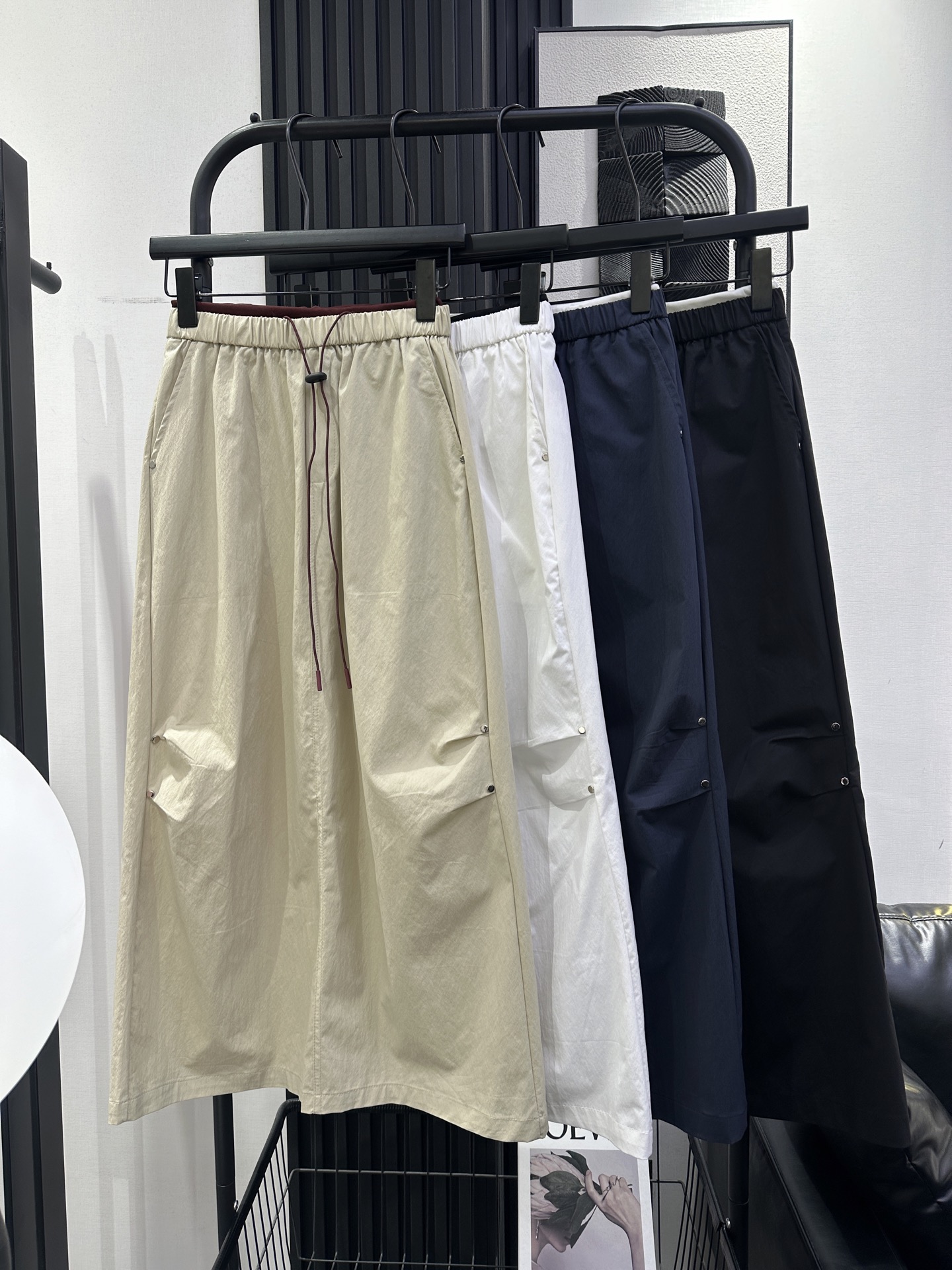 NO:791873,AS-New style casual skirt with contrasting waist, summer thin fabric, great fit, super stylish upper body, tolerant and not picky, four colors, smlxl,,skirts,19860909AS-新款 撞色腰休闲半裙 夏季薄款面料 版型超赞 上身超洋气 包容性强不挑人 四色 smlxl,,skirts,,Women's clothing