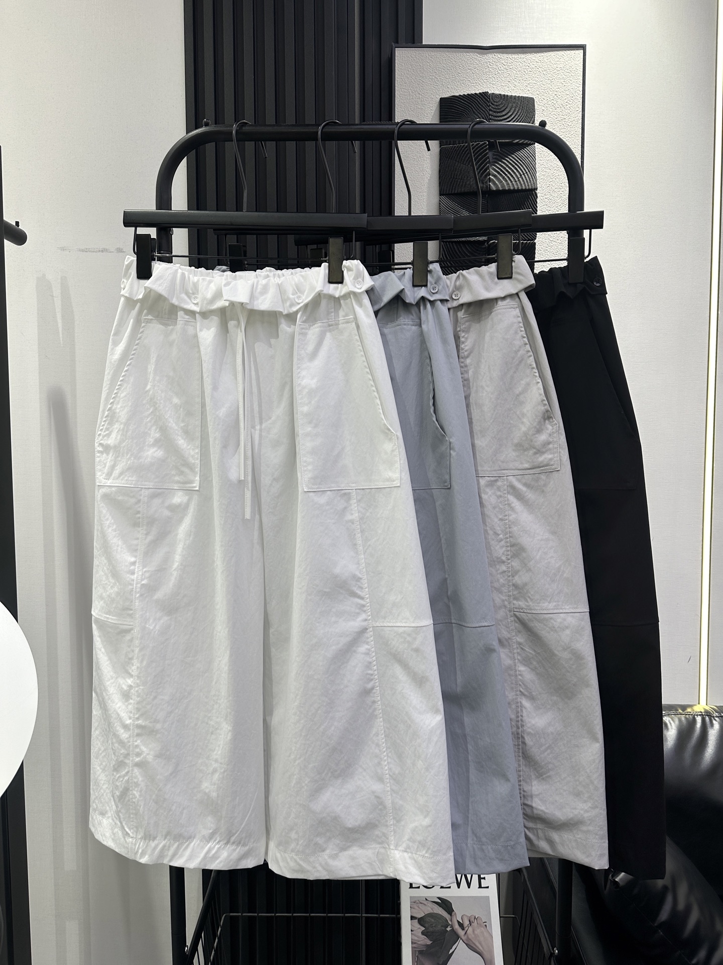 NO:795770,MIUMIU-New Korean bud-waist casual pants. Cotton fabric is super soft and breathable. The upper body is full of style. It is tolerant. It covers the flesh and looks slim. Four colors. smlxl,,miumiu,19860909MIUMIU-新款韩系花苞腰休闲裤 棉布料超柔软透气 上身洋气十足 包容性强 遮肉显瘦气质款 四色 smlxl,,miumiu,,Women's clothing