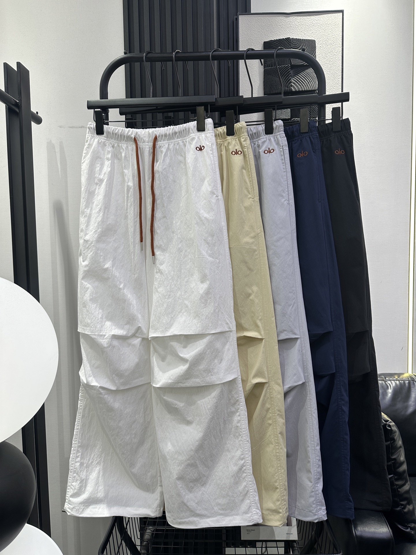 NO:797455,alo-new style casual pants with left front embroidery, summer thin fabric, super good fit, super slim upper body, casual and fashionable, versatile and not picky about body shape, five colors smlxl,,19860909alo-新款左前刺绣休闲裤 夏季薄款面料 版型超好 上身超显瘦休闲时尚潮流 百搭不挑身材 五色 smlxl,,,Women's clothing