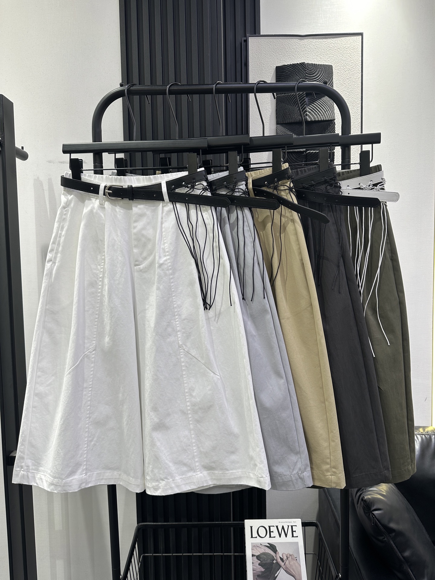 NO:798572,ENFLD _New Korean style tassel belted cropped trousers. The elastic waist is very tolerant. The cotton fabric is breathable and comfortable. The upper body is very cool. Five colors smlxl,,19860909ENFLD _新款韩系流苏腰带七分裤 后松紧腰包容性极强 棉布料透气舒适 上身酷飒绝了 五色 smlxl,,,Women's clothing