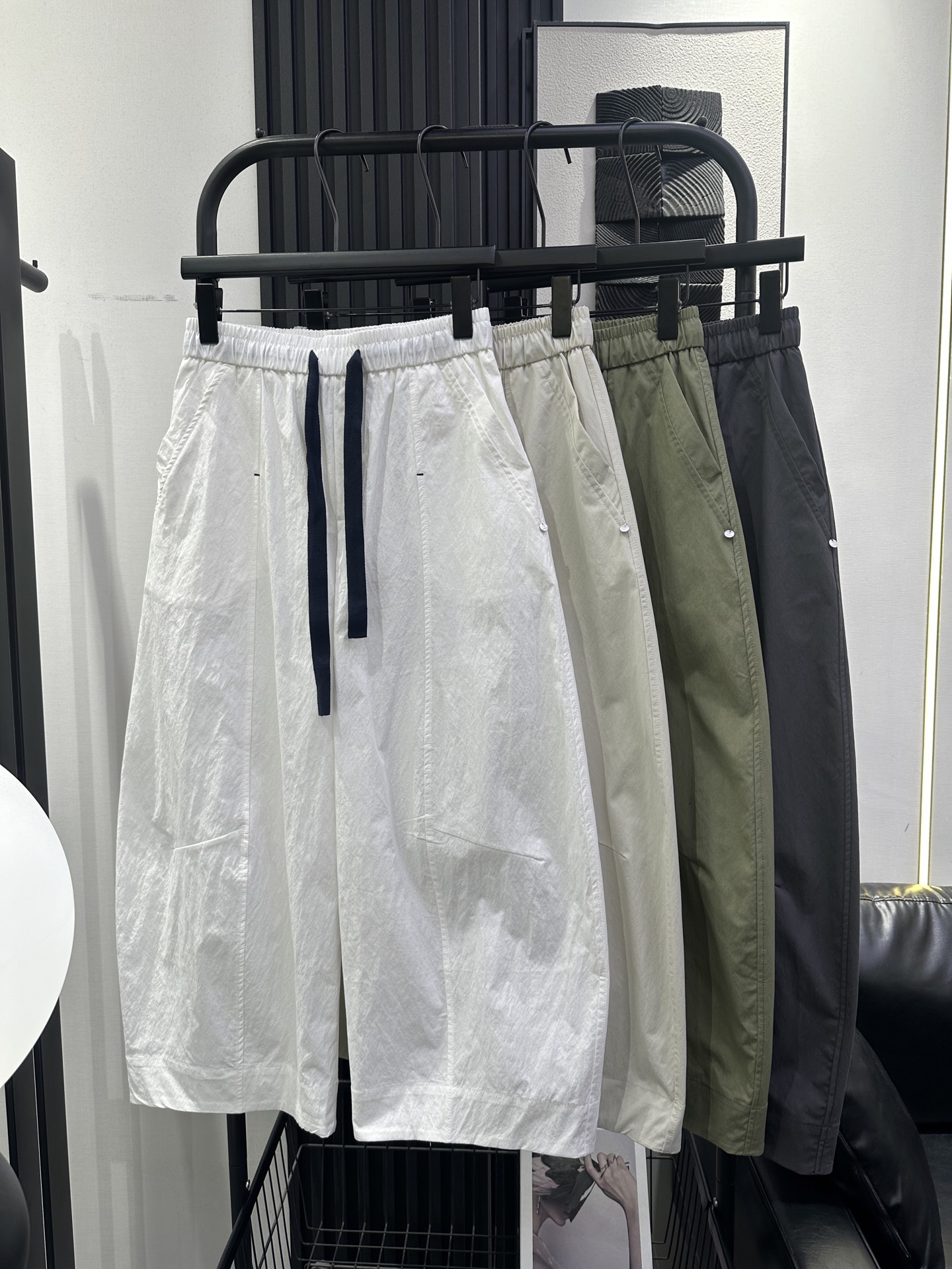 NO:798574,Acne studios new clean version contrasting color strap ice silk quick-drying casual pants with elastic waist and strong inclusiveness, simple and versatile, four colors smlxl,,acne studios,dior,19860909Acne studios 新款 净版撞色绑带冰丝速干休闲裤 做了松紧腰包容性强 简约大气百搭 四色 smlxl,,acne studios,dior,,Women's clothing