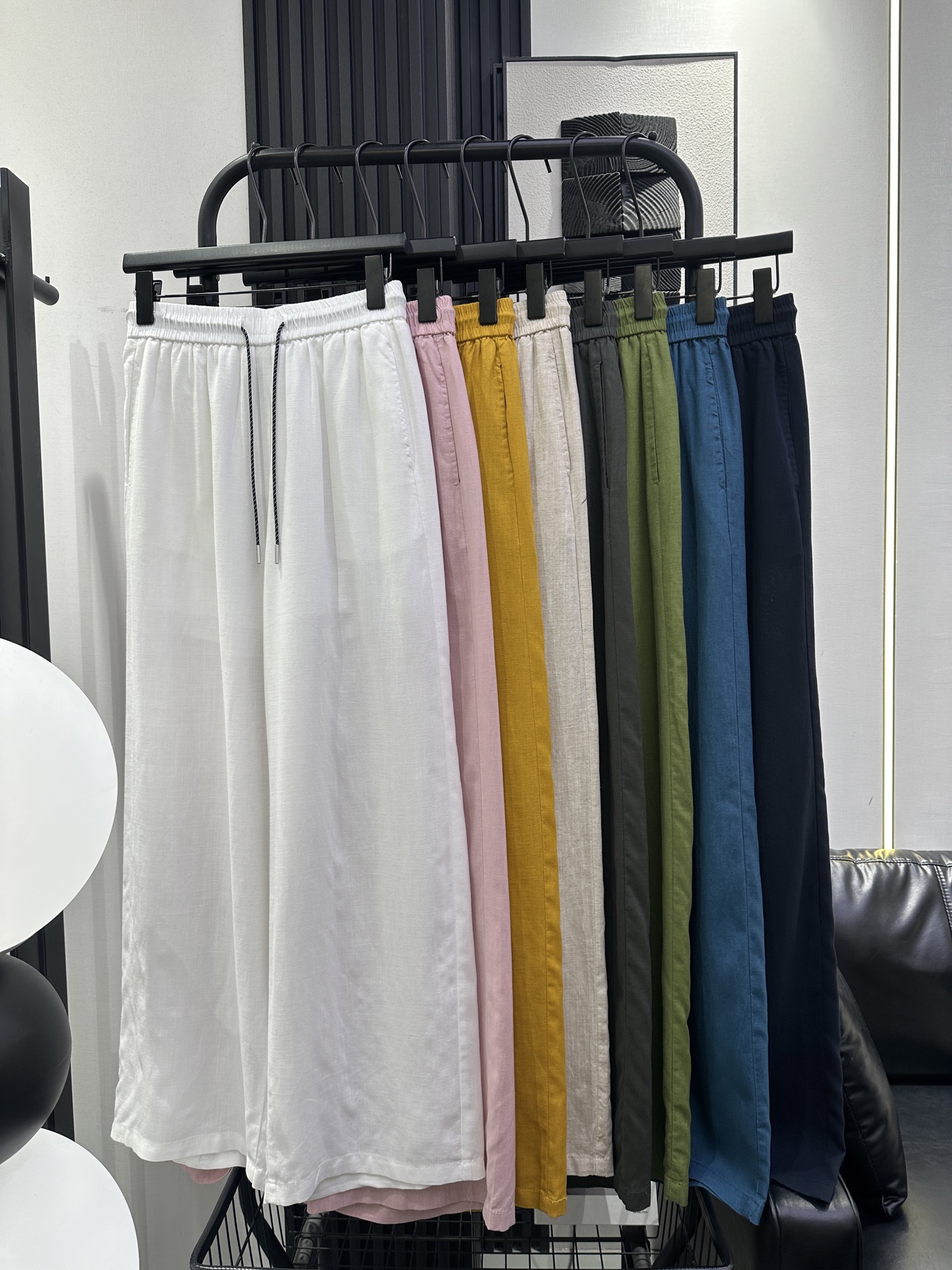 NO:803077,AS-New diagonal floral drawstring Tencel linen wide-leg pants. Natural linen is breathable and sweat-absorbent. Elastic waist design accommodates all body shapes. Versatile to hide muscles and show longer legs. Suitable for commuting and vacation. Very cost-effective. Eight colors smlxl,,19860909AS-新款斜条花抽绳天丝亚麻阔腿裤天然亚麻透气吸汗 松紧腰设计包容各种身材 百搭藏肉显腿长 通勤度假两相宜 性价比超高 八色 smlxl,,,Women's clothing