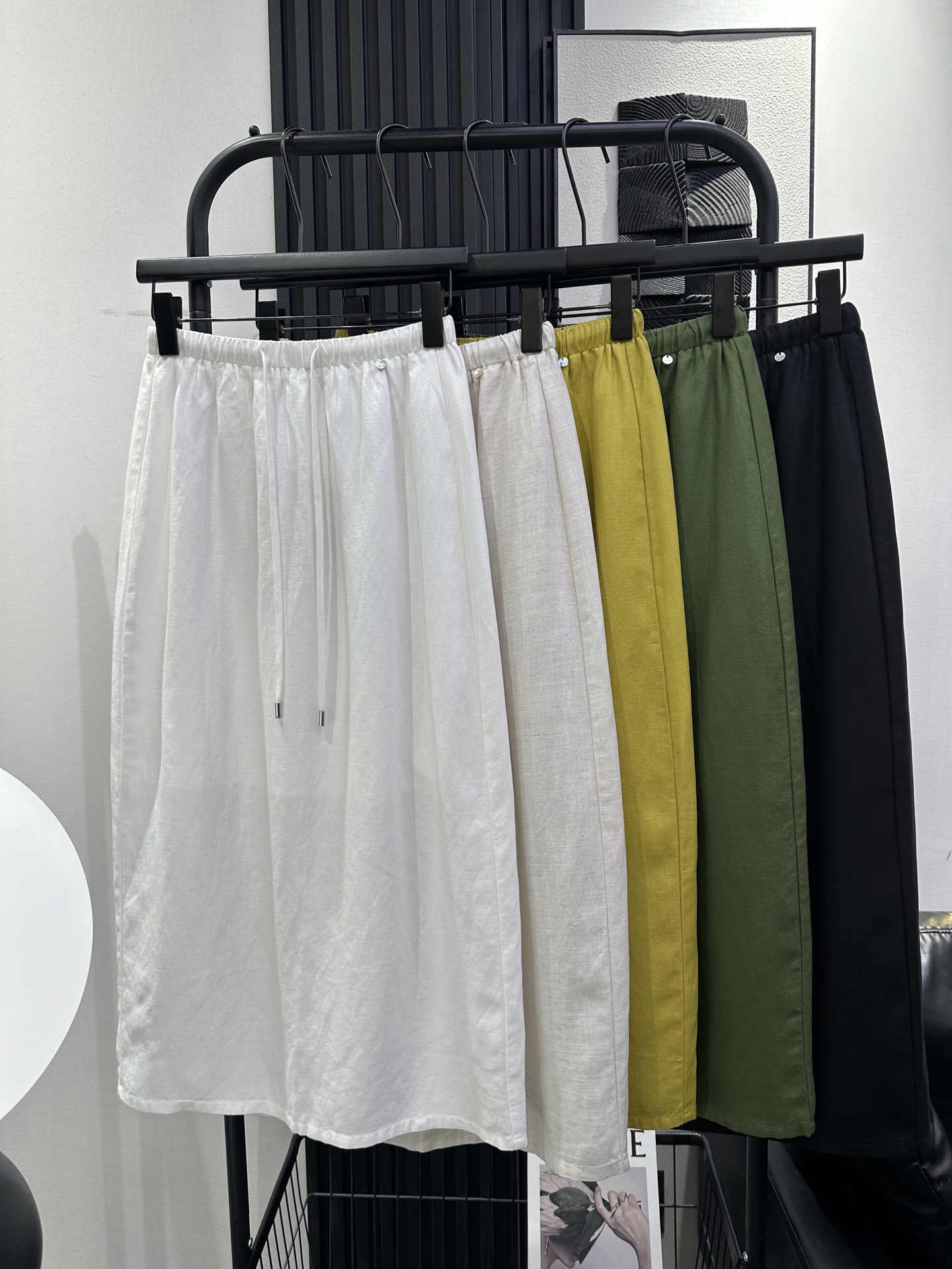 NO:837841,MIUMIU - The popular style continues. Simple version of strappy linen long skirt. Back strap slit design. Super quality. Minimalist style. High cost performance. Five colors. smlxl,,miumiu,skirts,19860909MIUMIU-爆款延续 简约版绑带麻料长裙 后带开衩设计 品质超强 极简主义风格 性价比超高 五色 smlxl,,miumiu,skirts,,Women's clothing