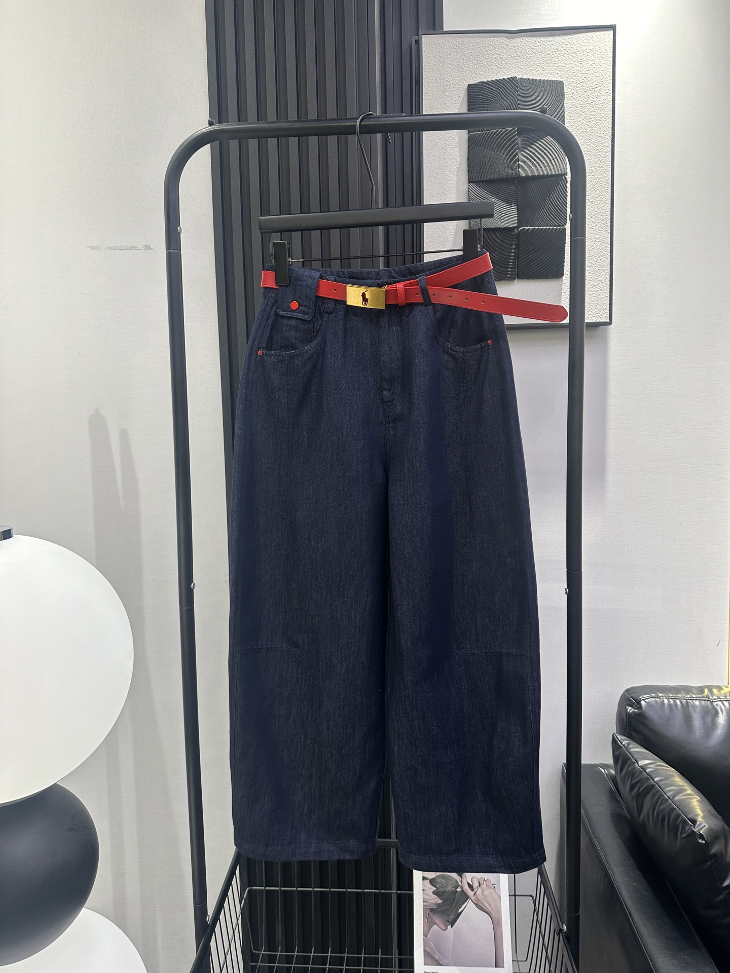 NO:863623,QOY-New Tencel denim nine-point pants. Thin summer style. The fabric is breathable and soft and not easy to wrinkle. The fit is right on the upper body and looks great. Highly recommended. Solid color smlxl,,19860909QOY-新款天丝牛仔九分裤 夏季薄款 面料透气柔软不易皱 版型正上身超好看 强烈推荐 单色 smlxl,,,Women's clothing