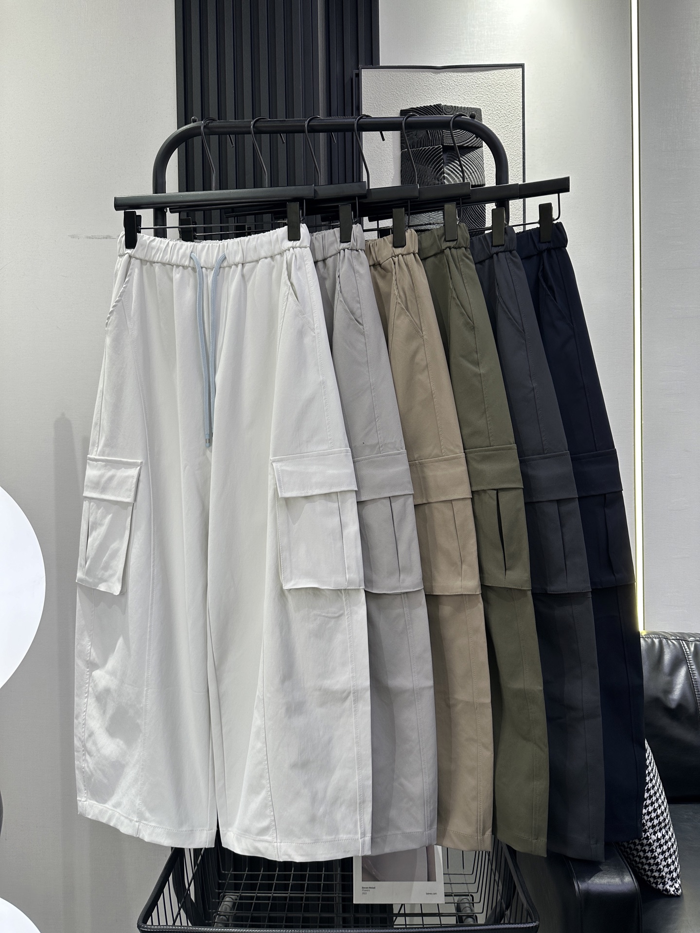 NO:950968,Balenciaga-Early Autumn New Style Overalls with Elastic Adjustable Waist, Strong Tolerance, Double Large Pocket Design, Classic Style, Fashionable and Versatile, Six Colors smlxl,,balenciaga,19860909巴黎世家- 早秋新款工装裤松紧调节腰 包容性强 双大口袋设计 经典款 时尚洋气百搭 六色 smlxl,,balenciaga,,Women's clothing