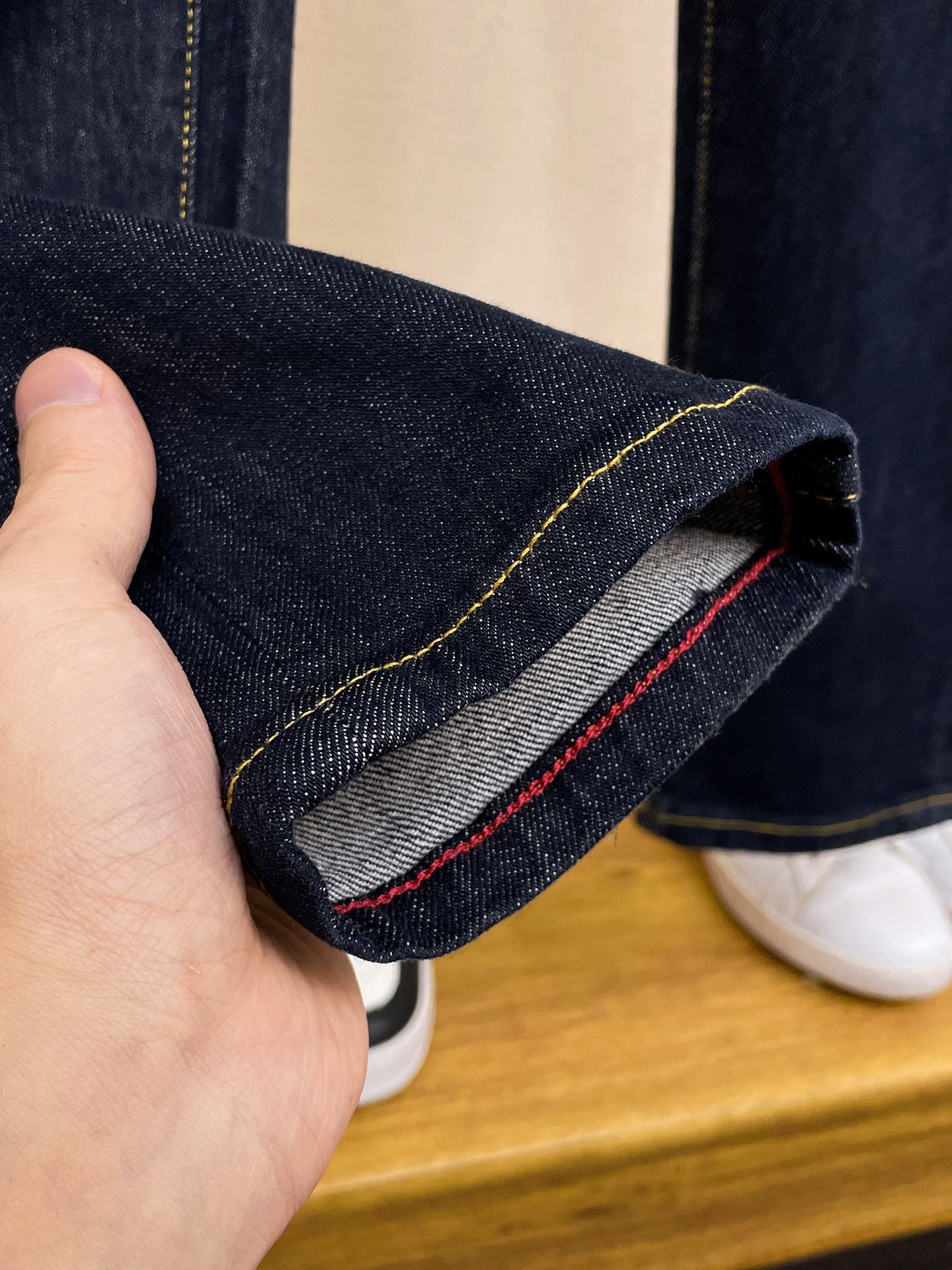 官网专柜同步有售，原单狠货，超级有范儿的一款牛仔裤，定制原版水洗牛仔面料，独特设计，顶级印花工艺字母图案