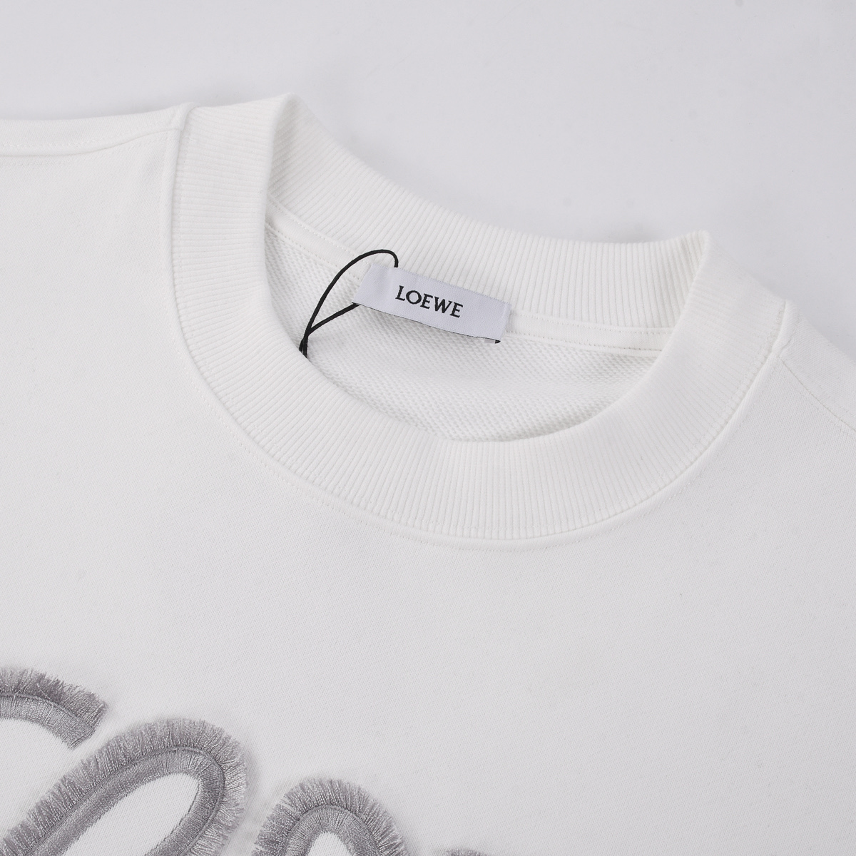 LOEWE 罗意威25SS秋款 胸前纯色大logo带流苏毛刺绣卫衣 黑色 白色-Chinese UA Cheap High Quatity Brand Clothes Bags handbags Sneakers wholesale wholesaler seller from China Factory suppliers Fashion Clothing Shoes best Quality Beautiful Price LOEWE 罗意威25SS秋款 胸前纯色大logo带流苏毛刺绣卫衣 黑色 白色